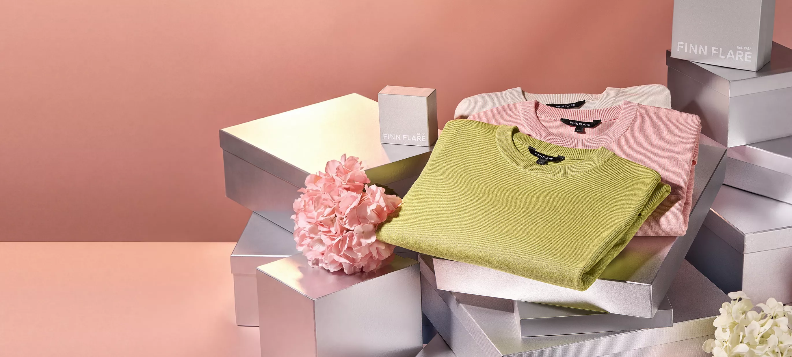 Идеи подарков для нее март