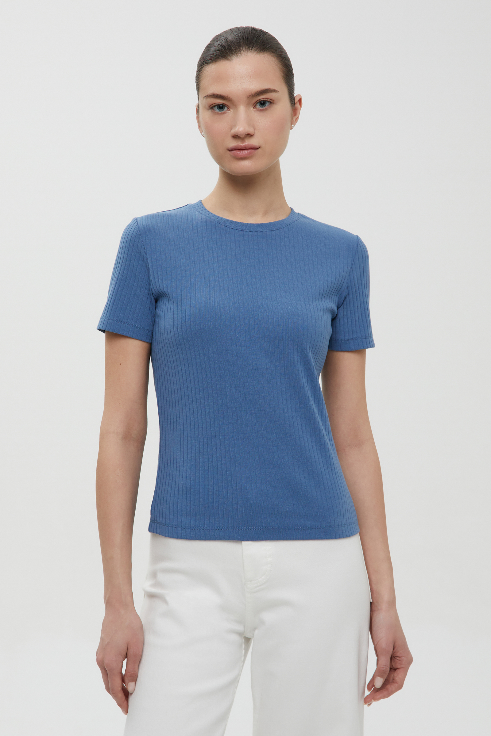 Футболка приталенного силуэта 990₽