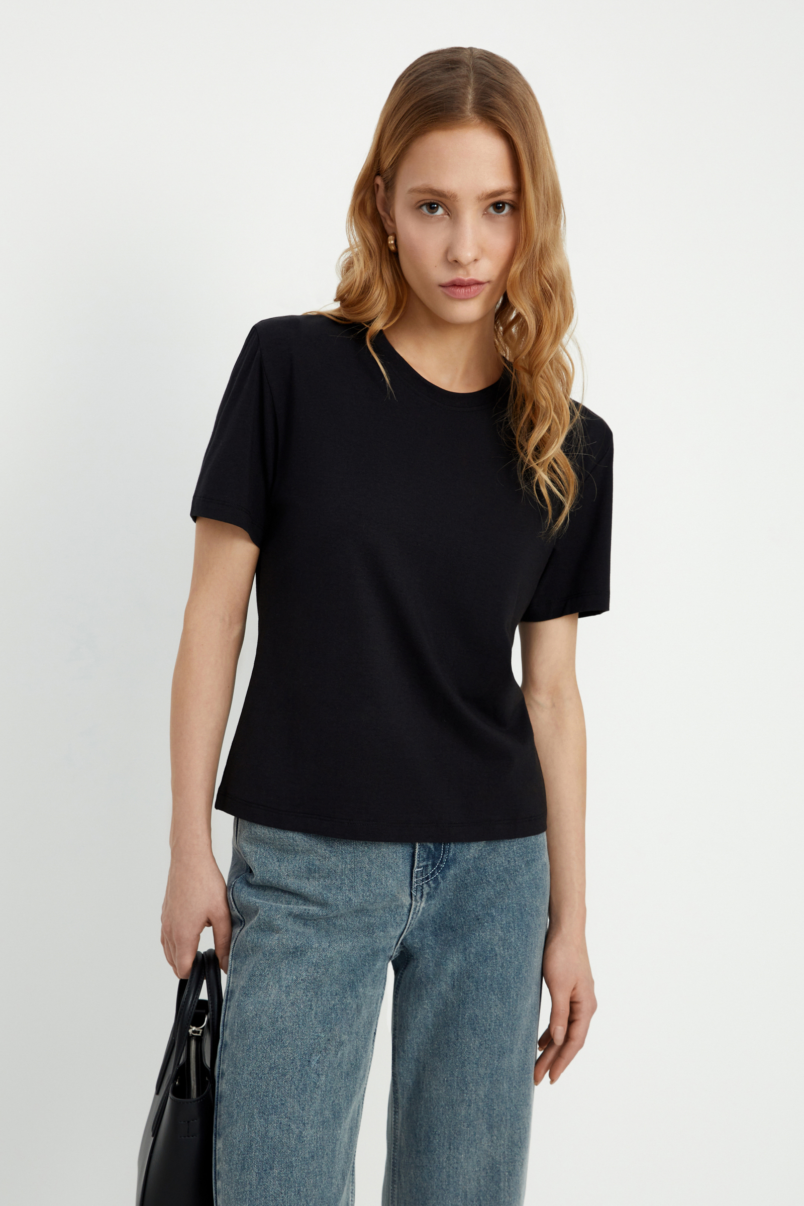 Футболка FINN FLARE приталенного силуэта, черный, арт. BAS-100186