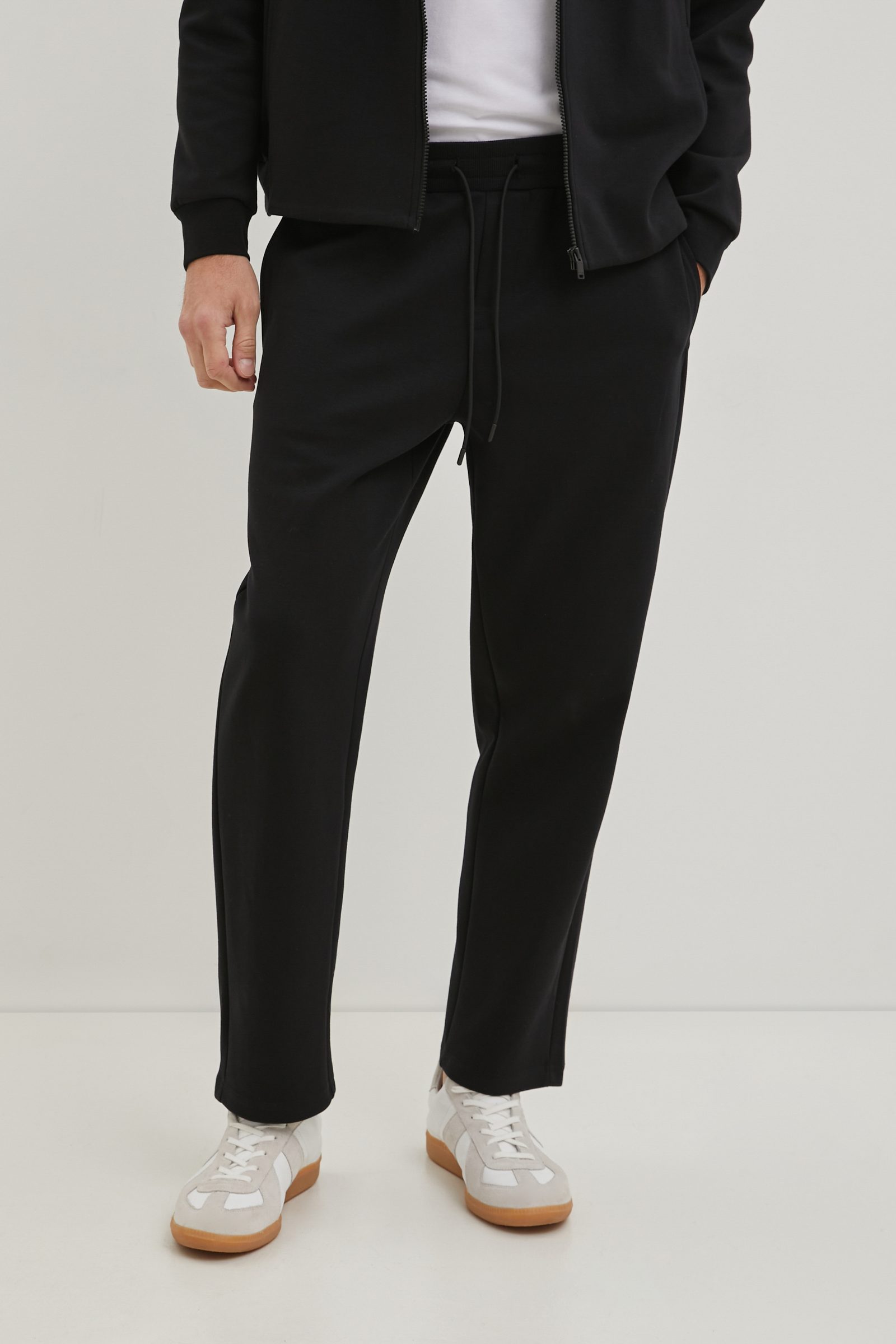 Спортивные брюки прямого кроя на средней посадке