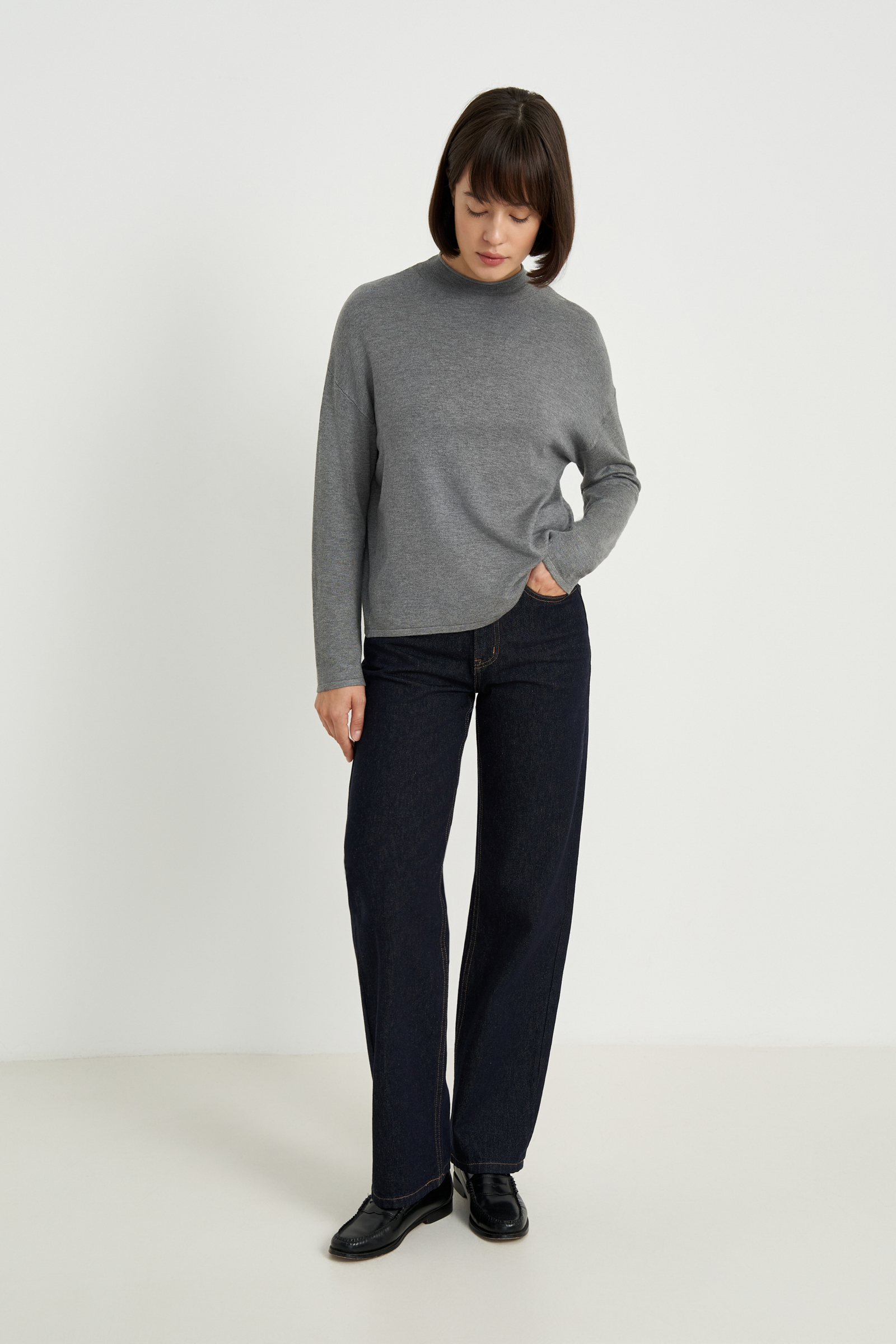 Джемпер свободного силуэта с воротником