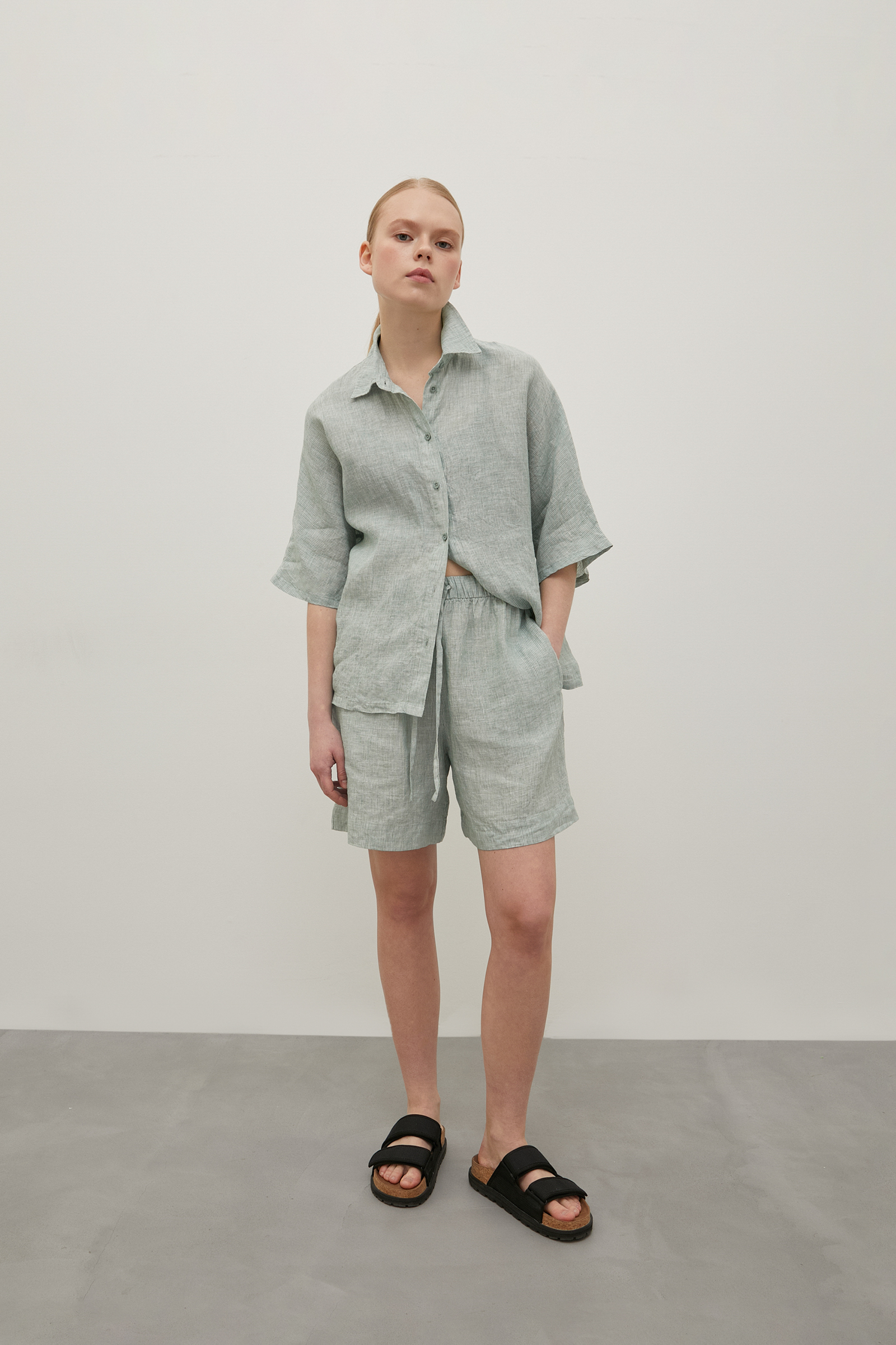 Базовые льняные шорты