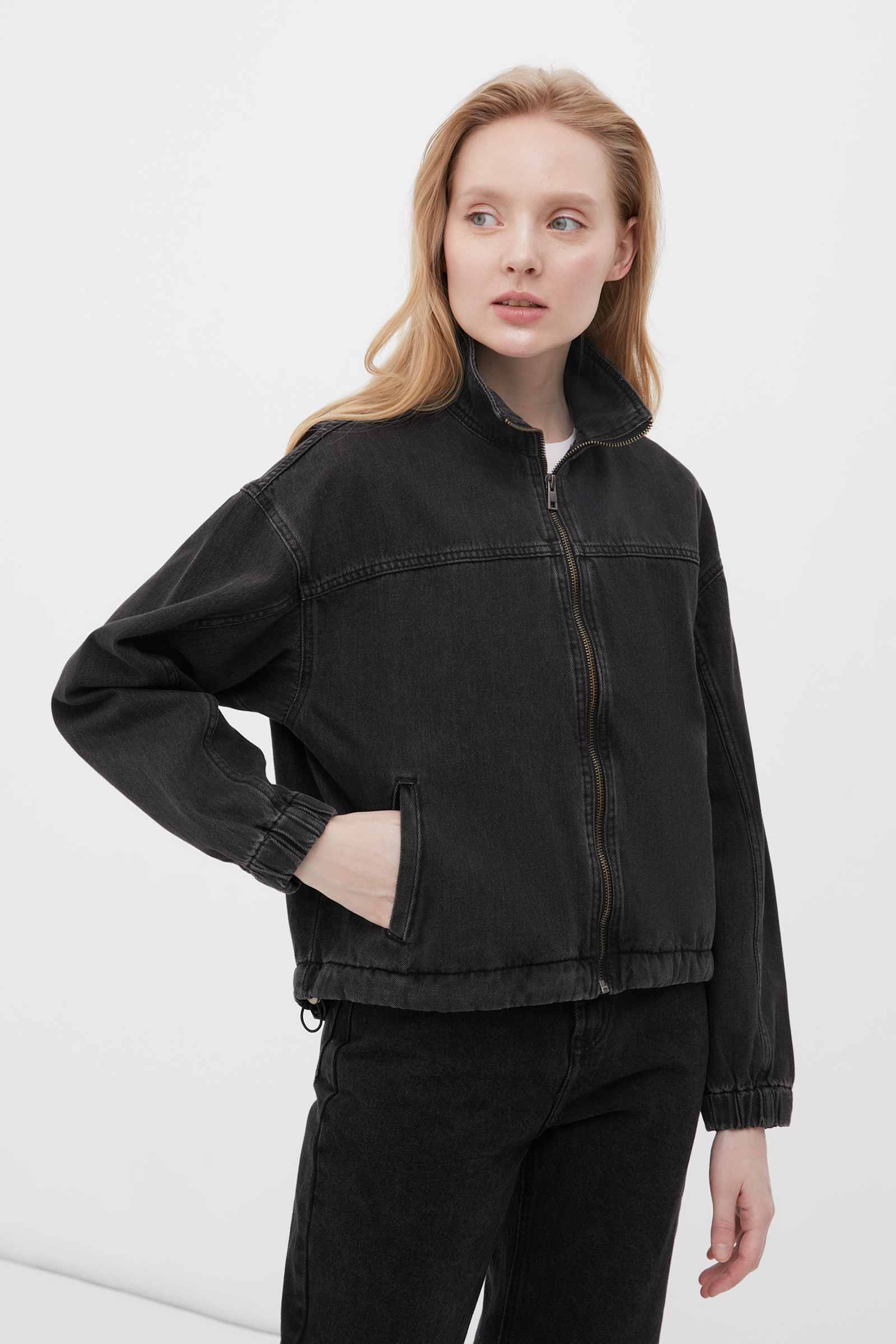 куртка джинсовая женская Finn-Flare черного цвета