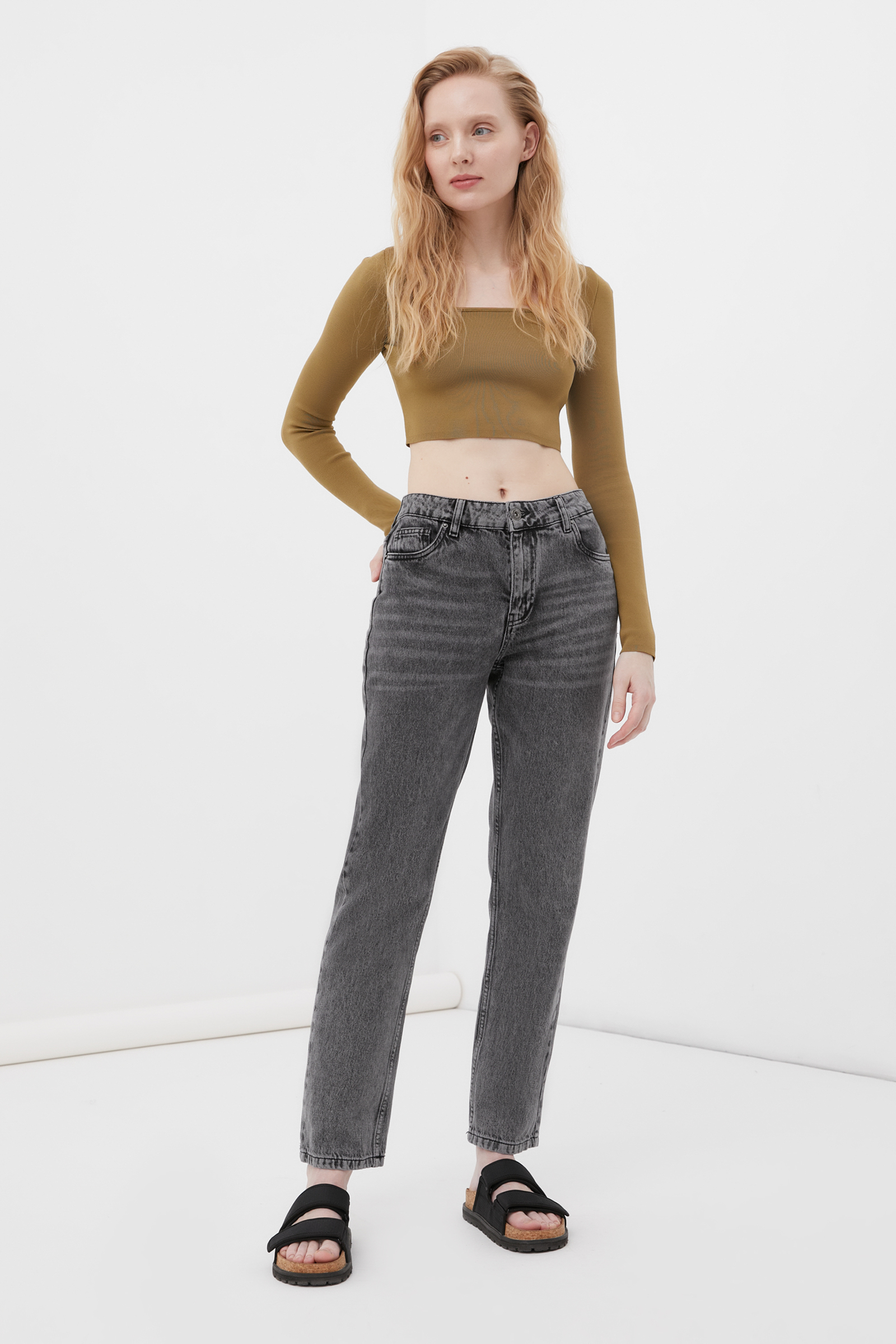 брюки женские (джинсы) Finn-Flare темно-серого цвета