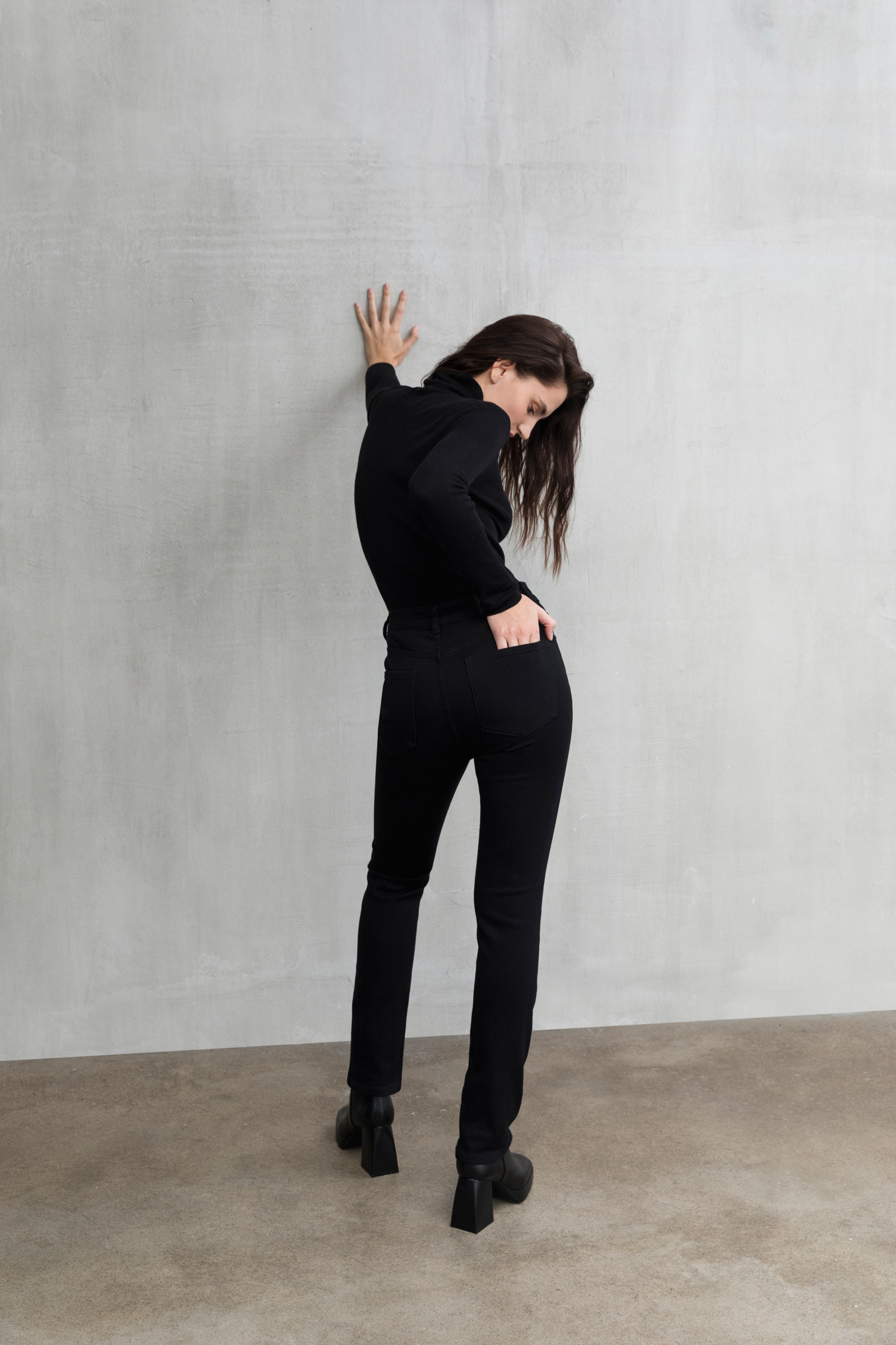 Джинсы slim fit женские
