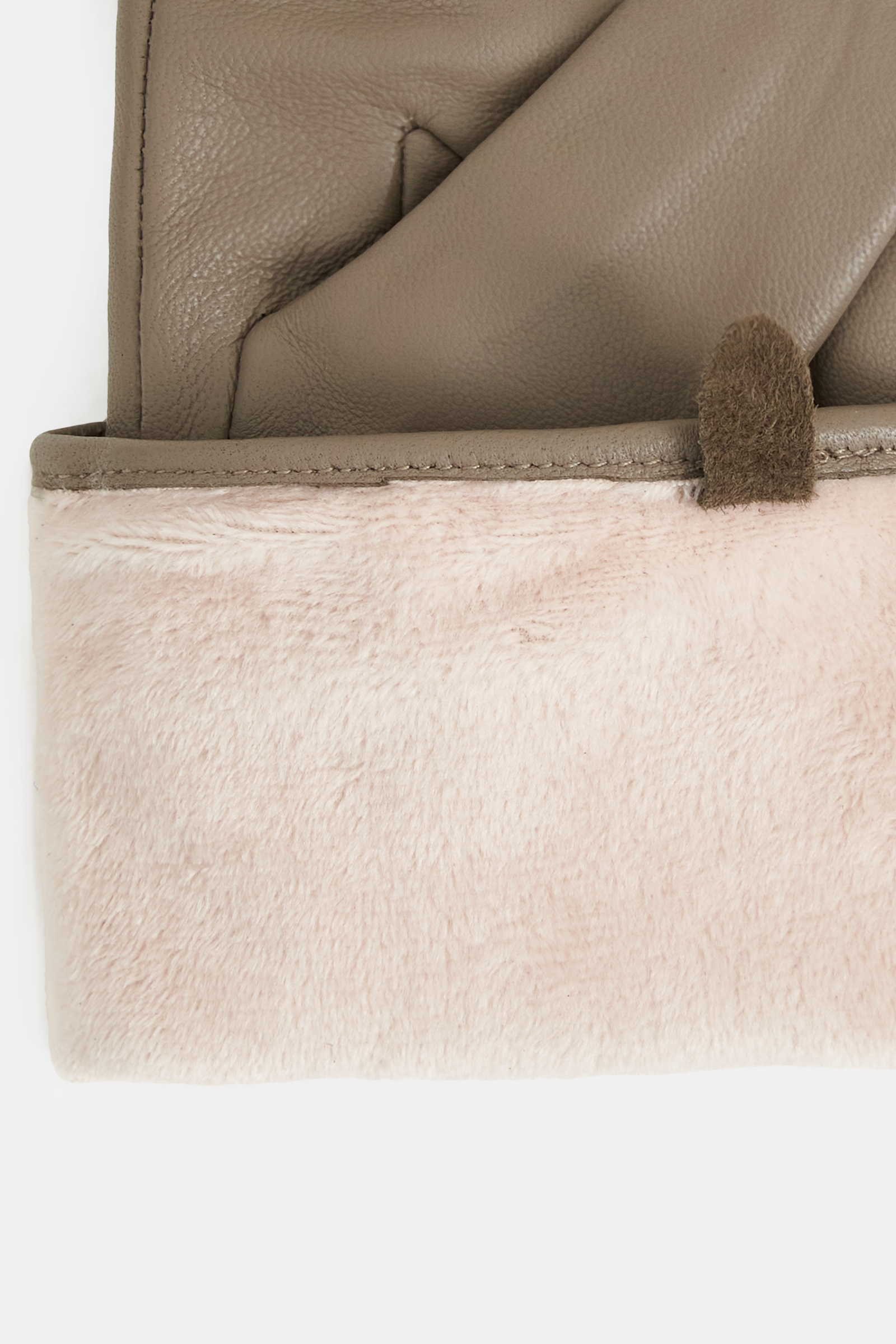 Демисезонные кожаные перчатки