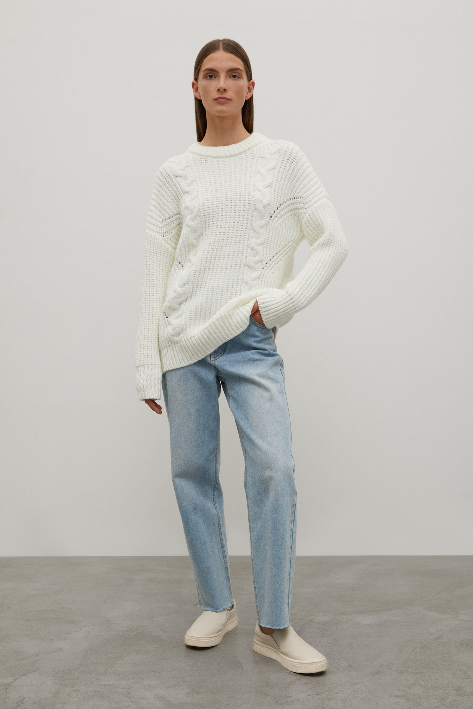 Джемпер с круглым вырезом