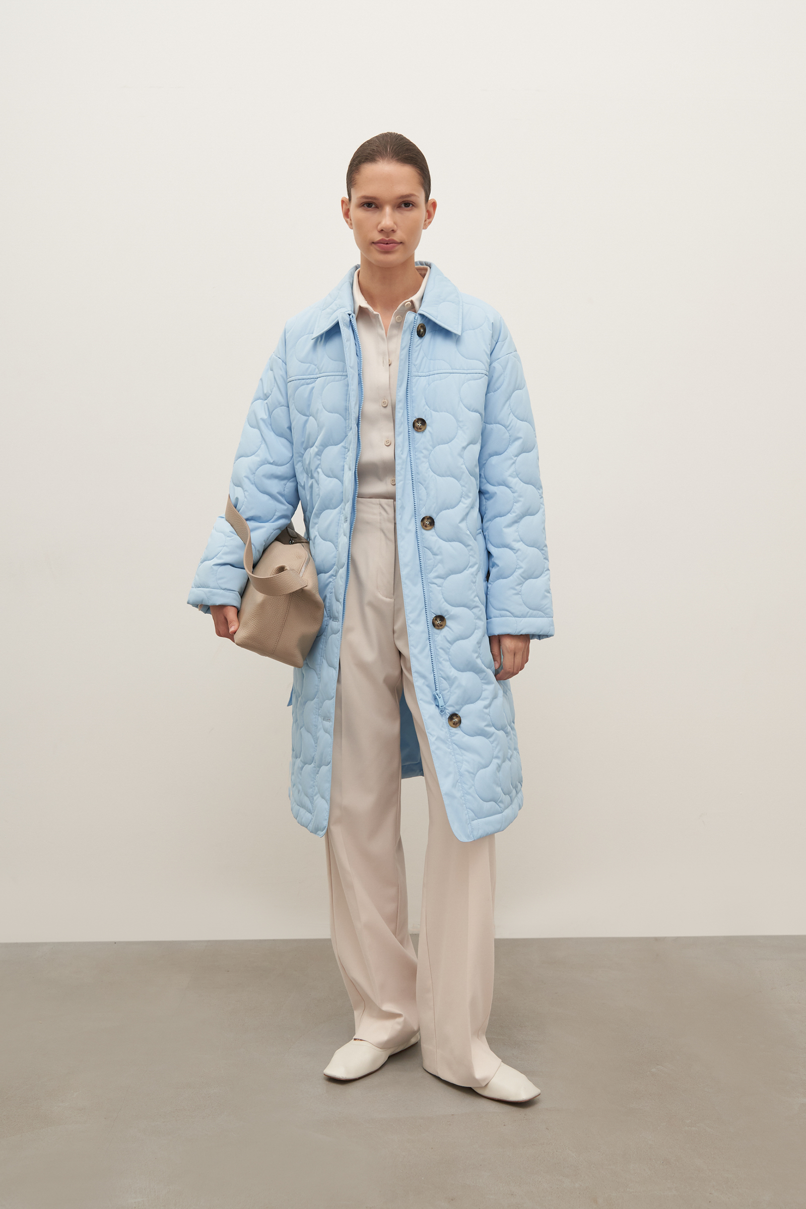 Пальто утепленное с воротником-стойкой