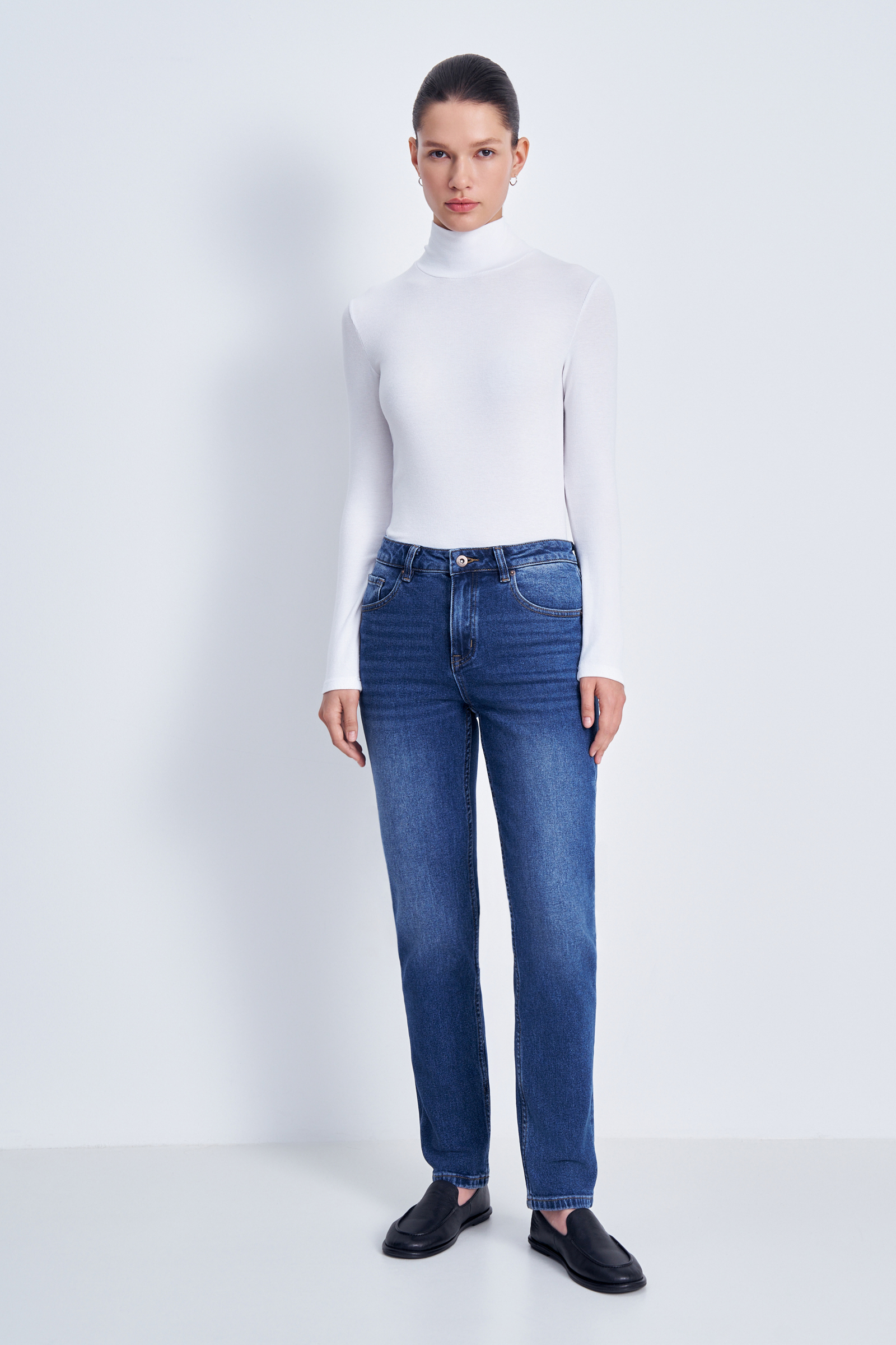 Джинсы slim fit женские