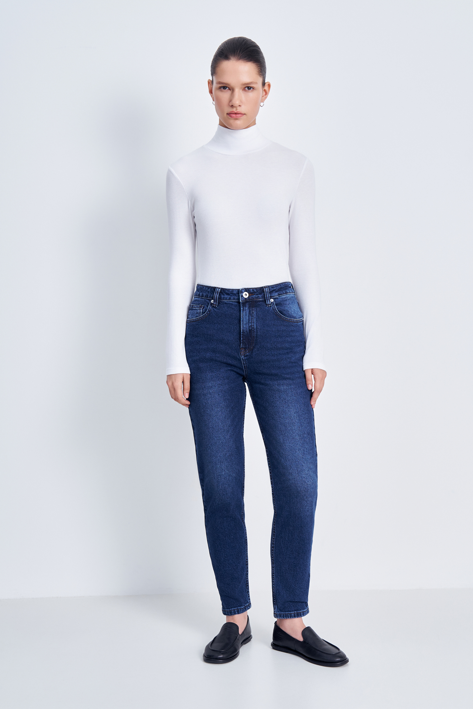 Джинсы mom fit женские