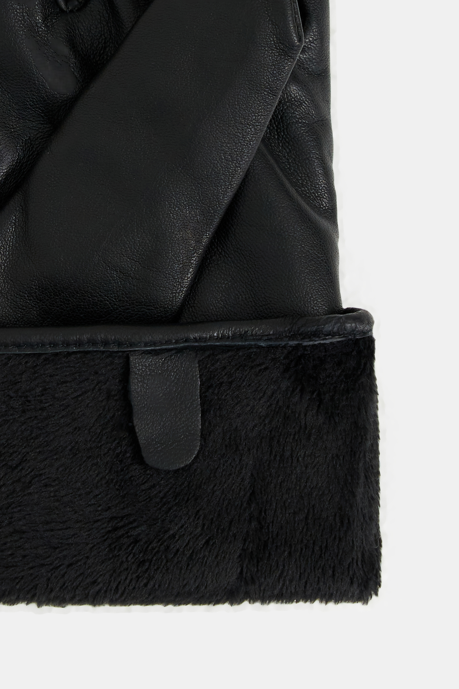 Перчатки из натуральной кожи