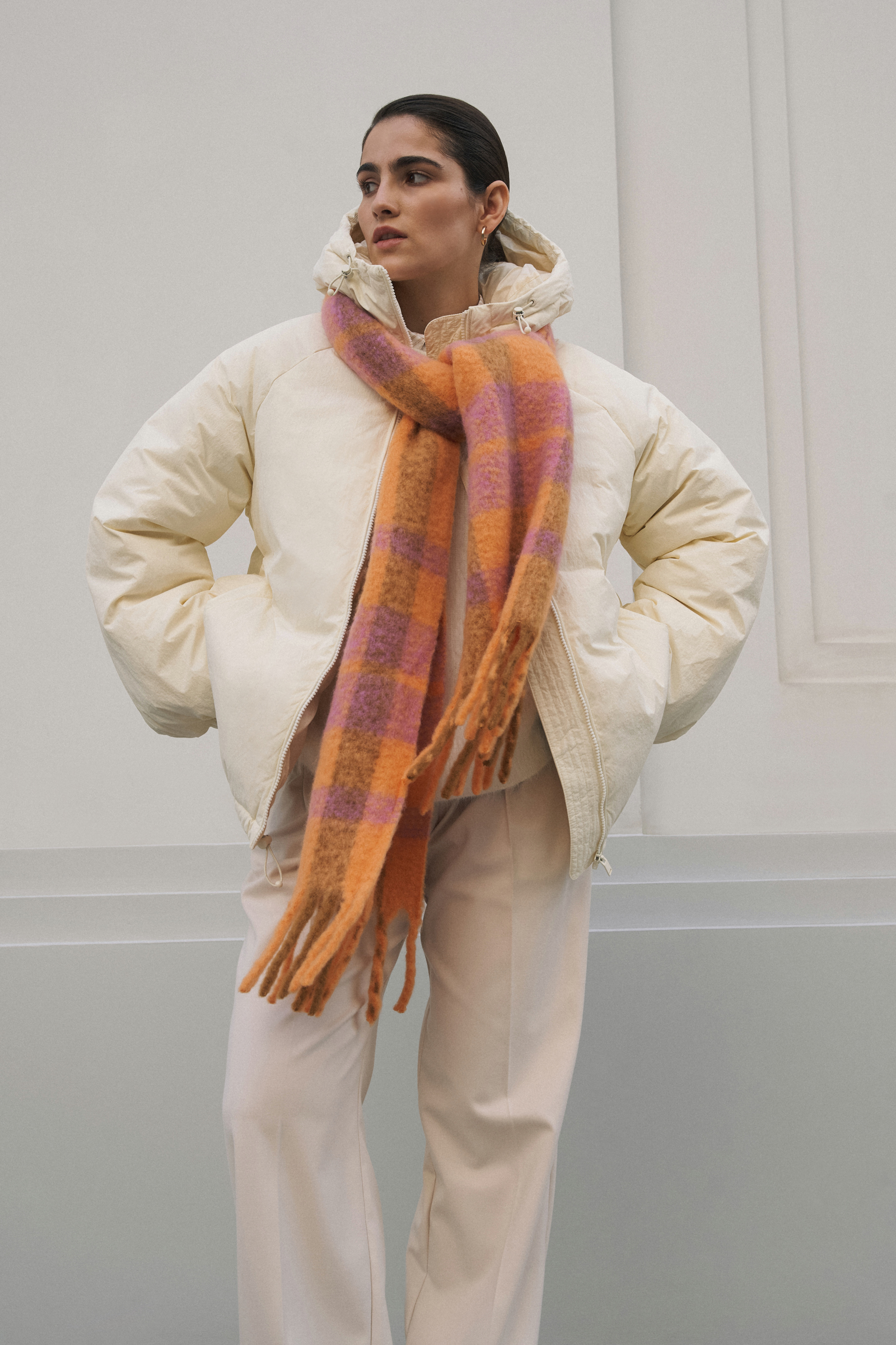 Пуховик свободного силуэта с капюшоном