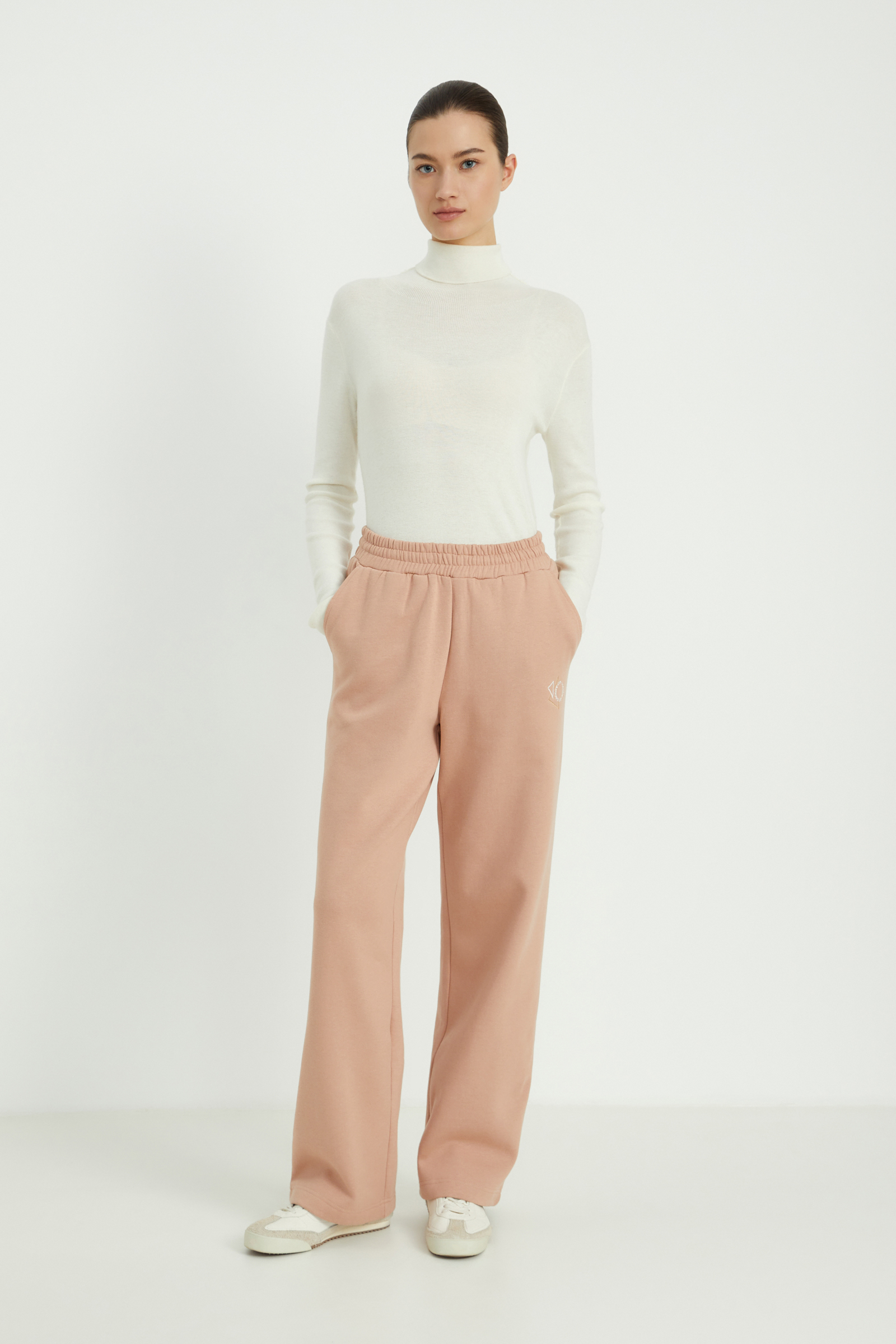 Спортивные брюки широкого кроя на средней посадке