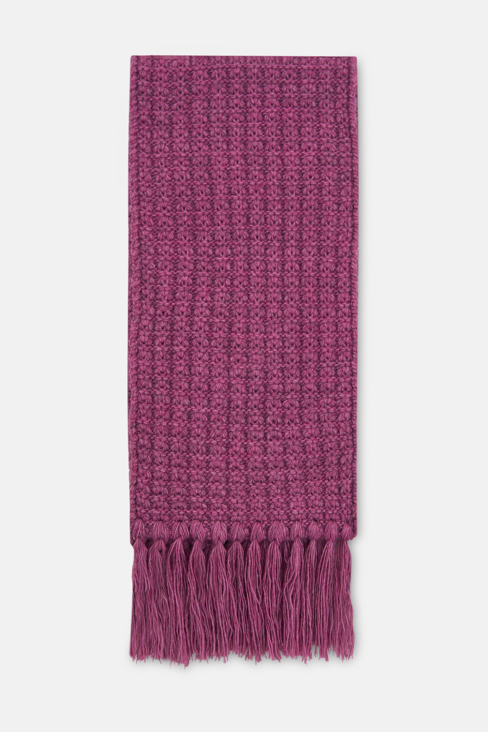 Вязаный шарф с бахромой