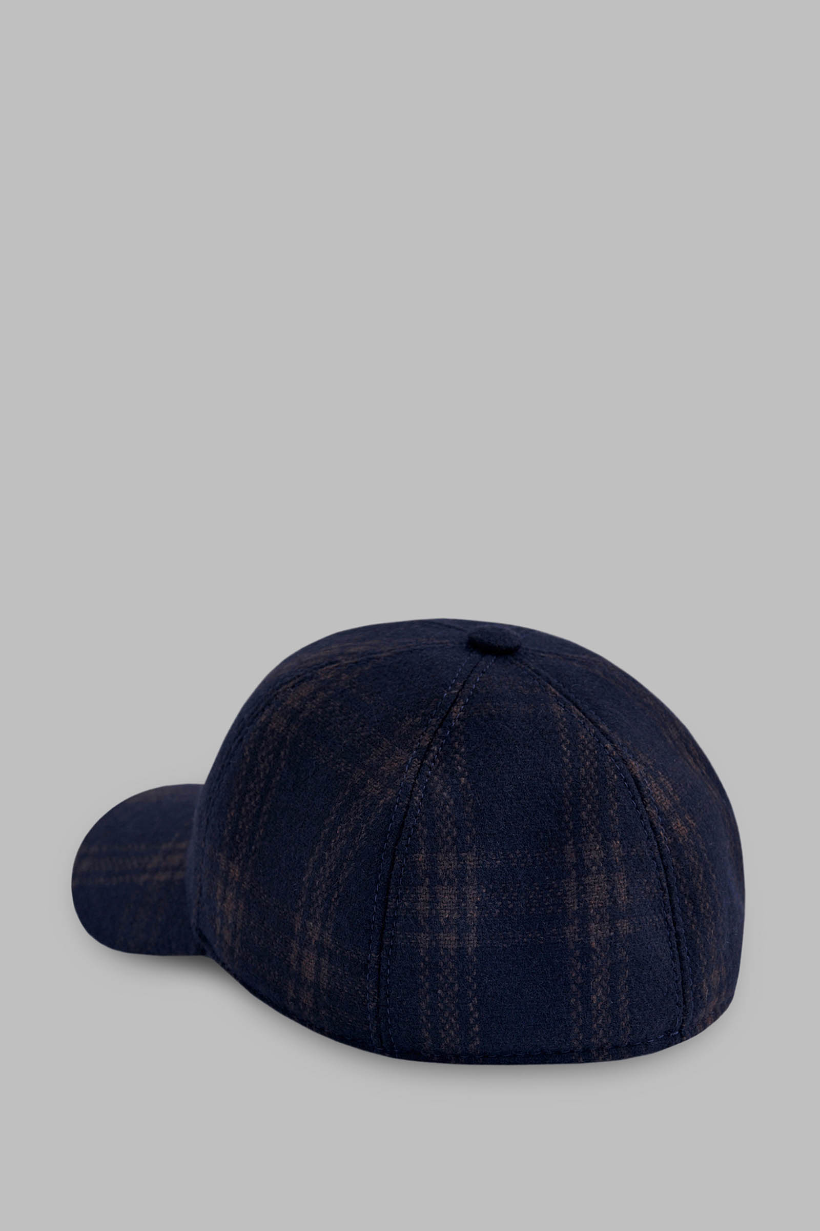 Кепка из шерсти