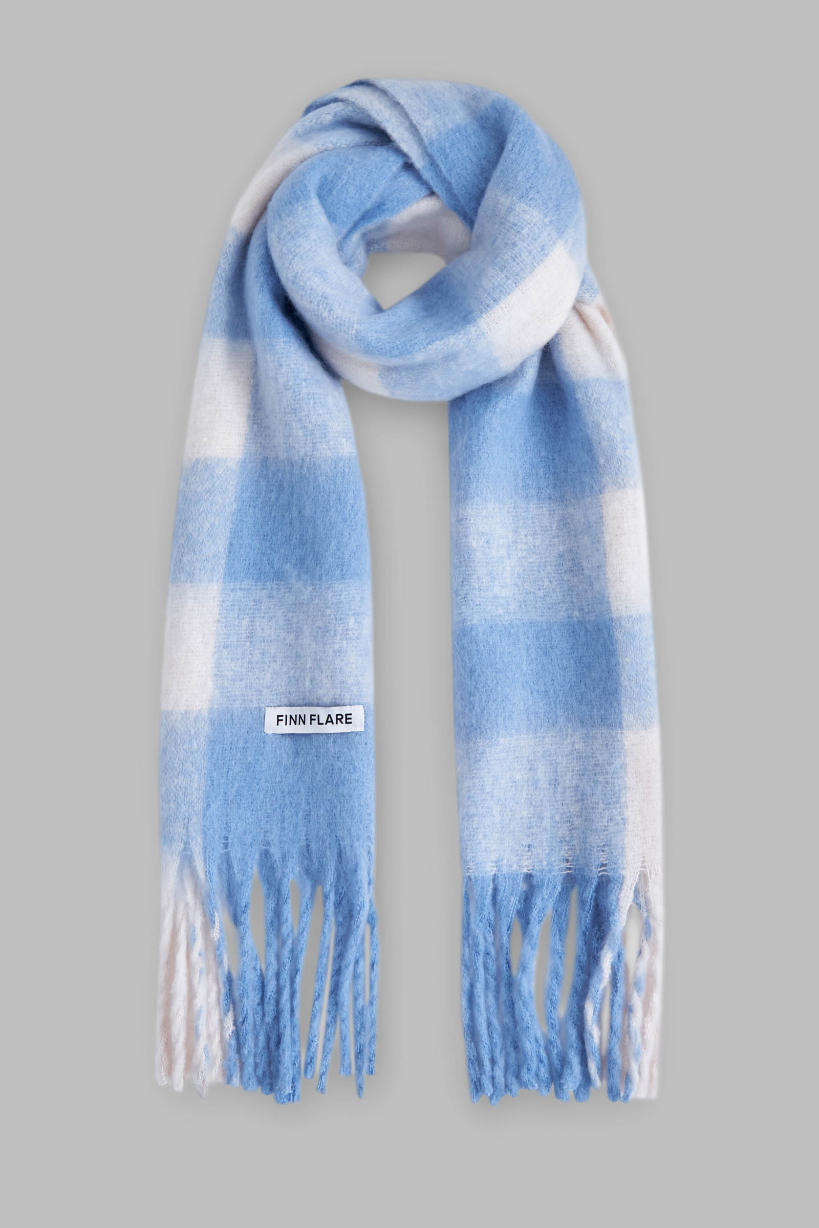 Шарф в клетку с бахромой