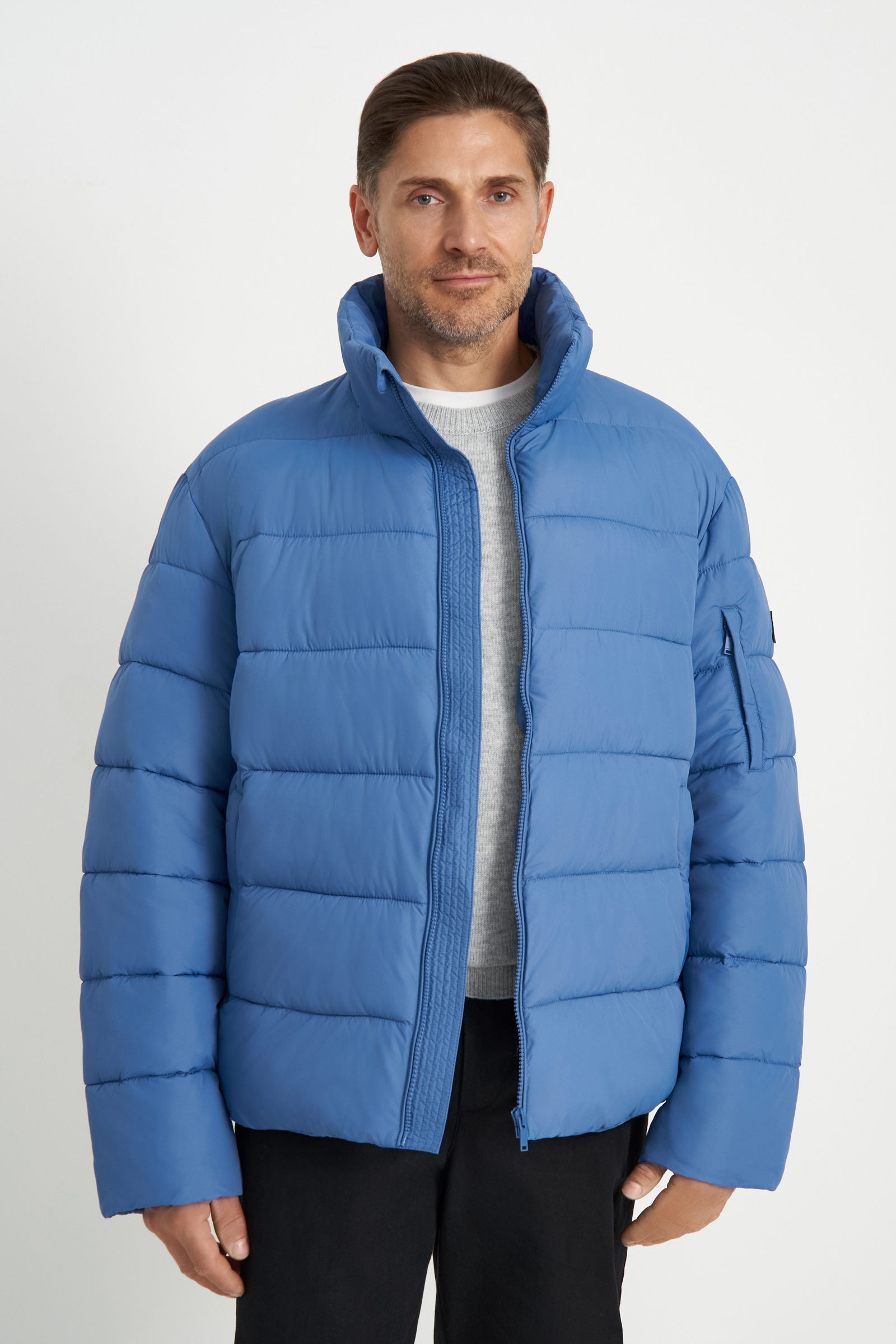 Утепленная стеганая куртка со съемным капюшоном 5990₽