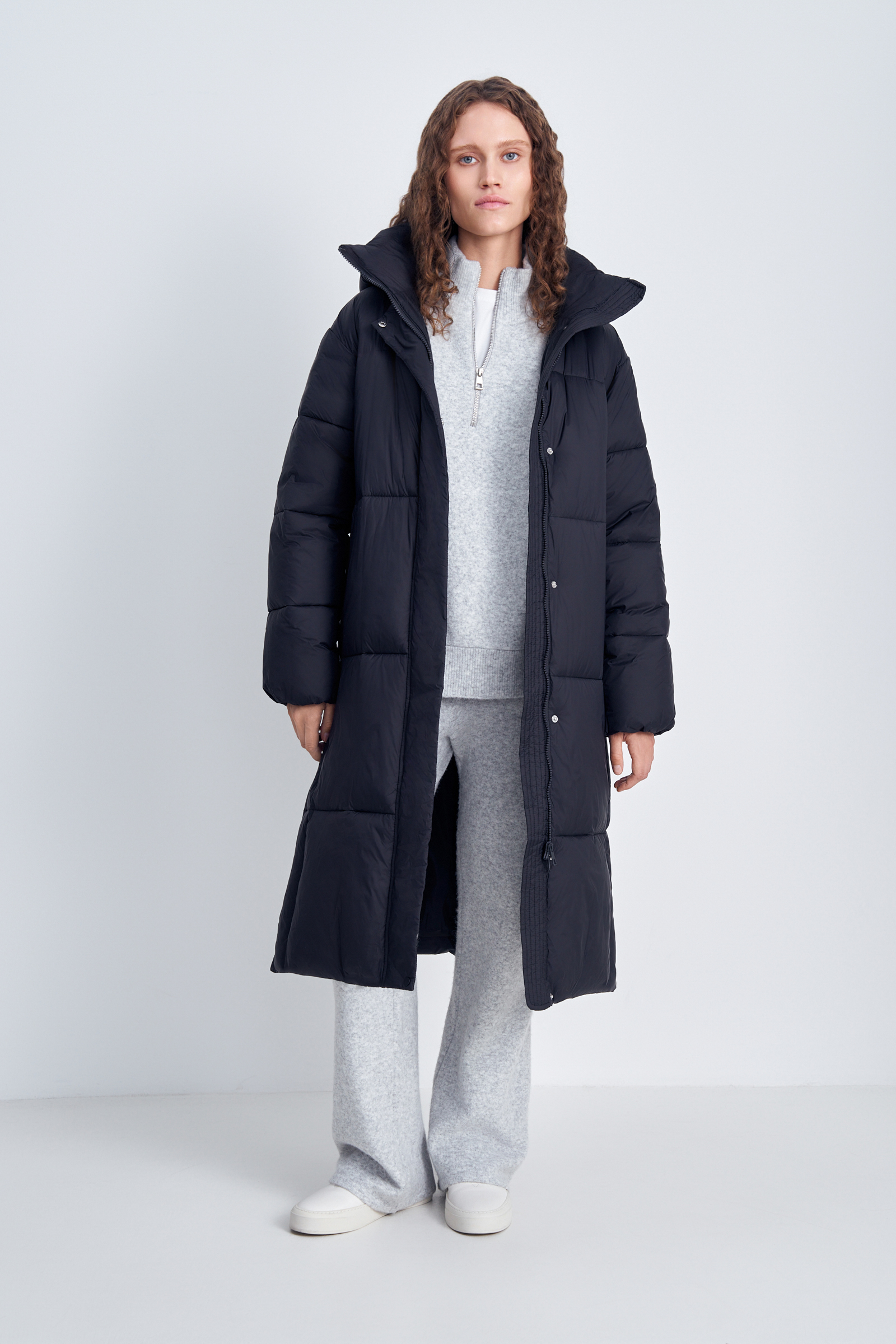 Утепленное пальто прямого кроя 12990₽