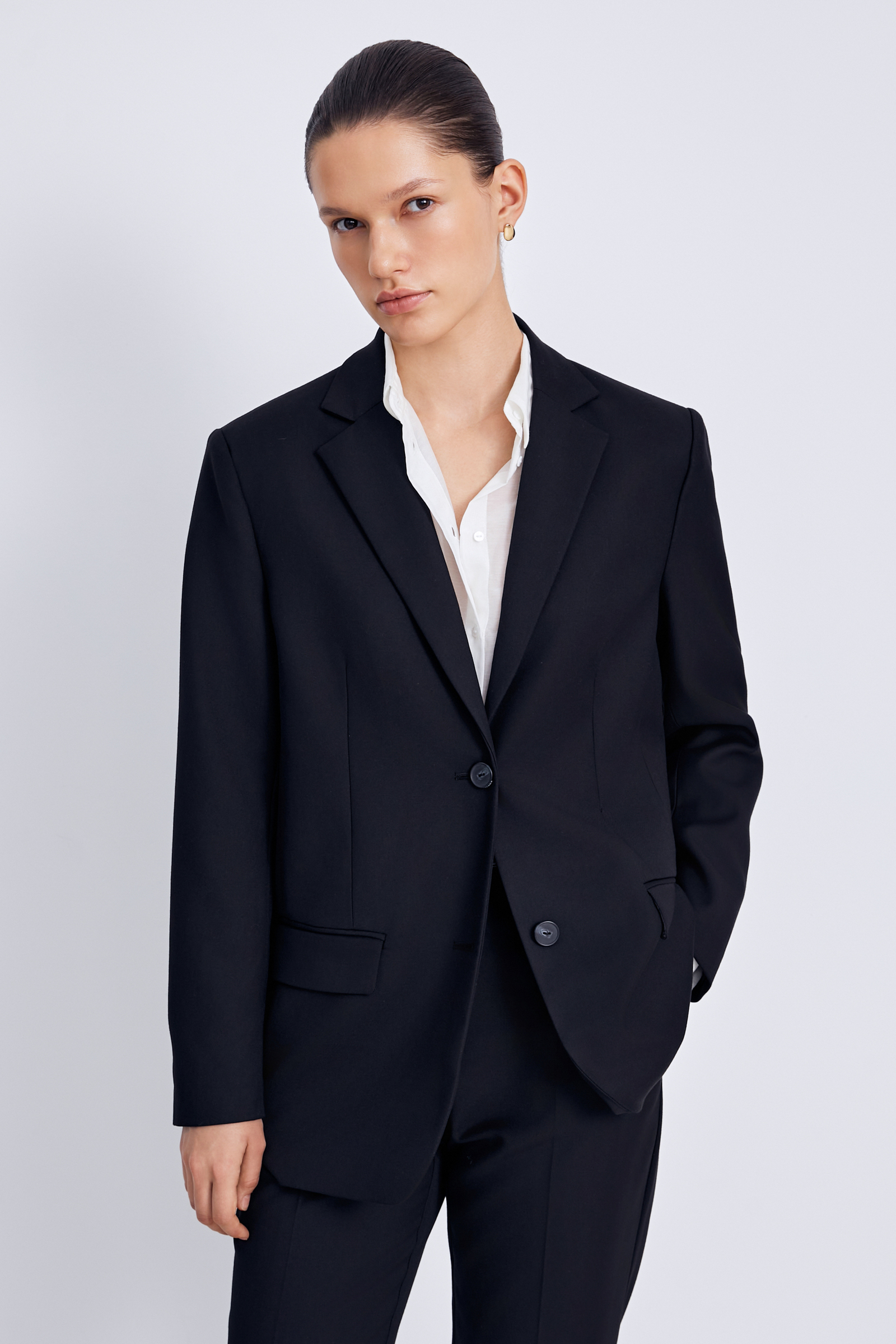 Однобортный жакет полуприлегающего силуэта 4990₽