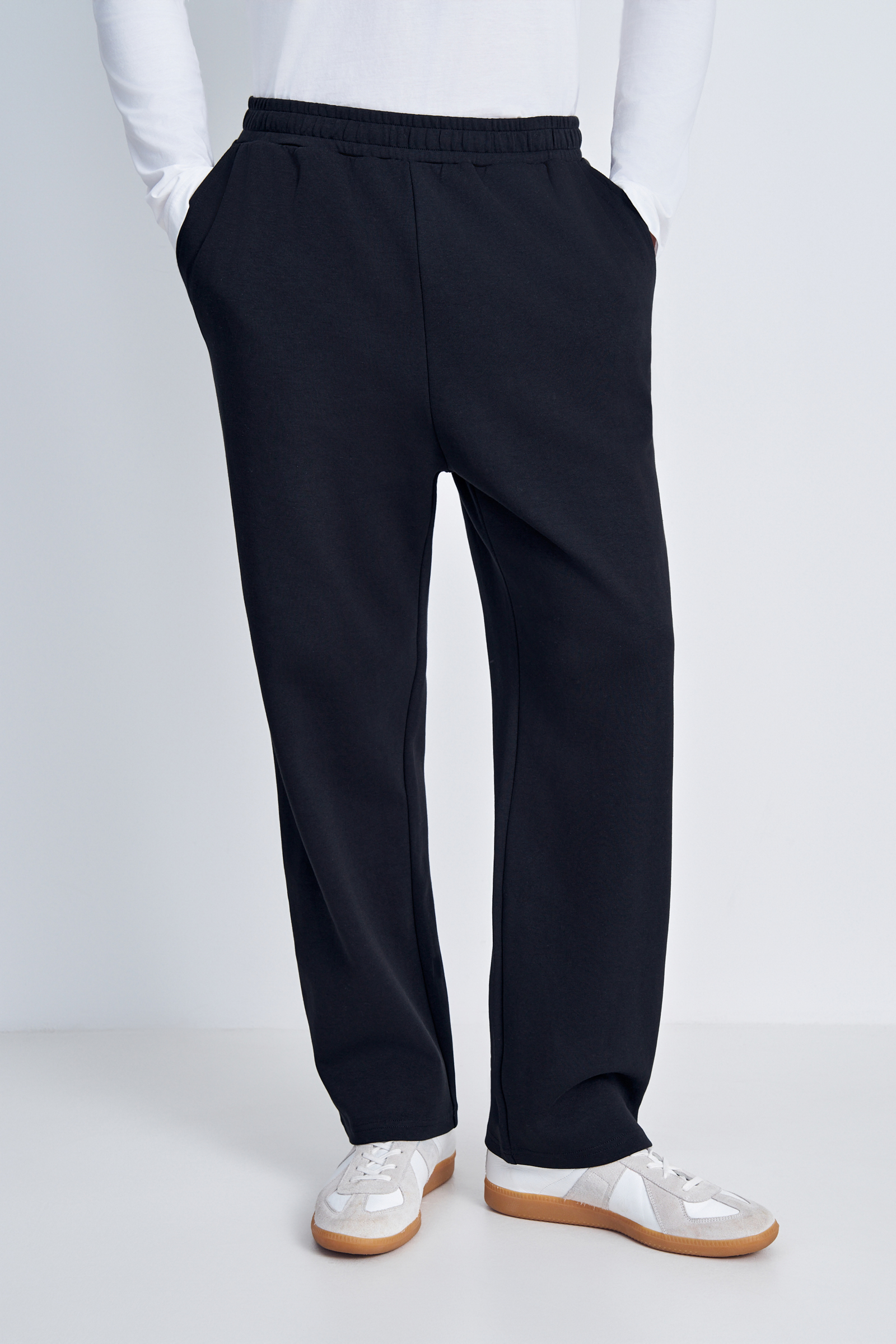 Спортивные брюки свободного силуэта на высокой посадке 2990₽