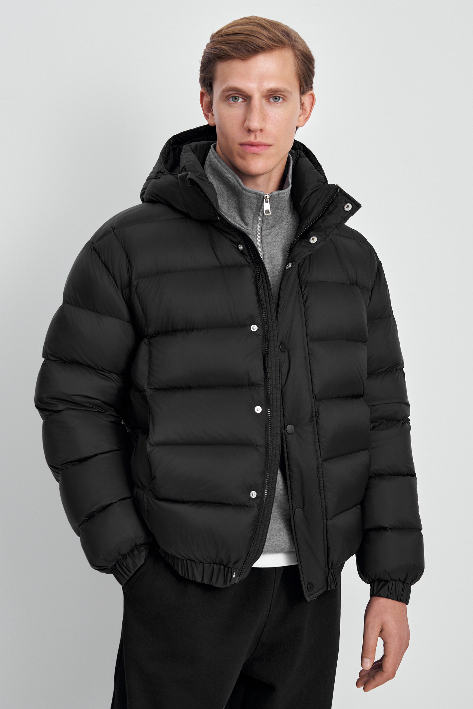 Пуховая стеганая куртка с капюшоном