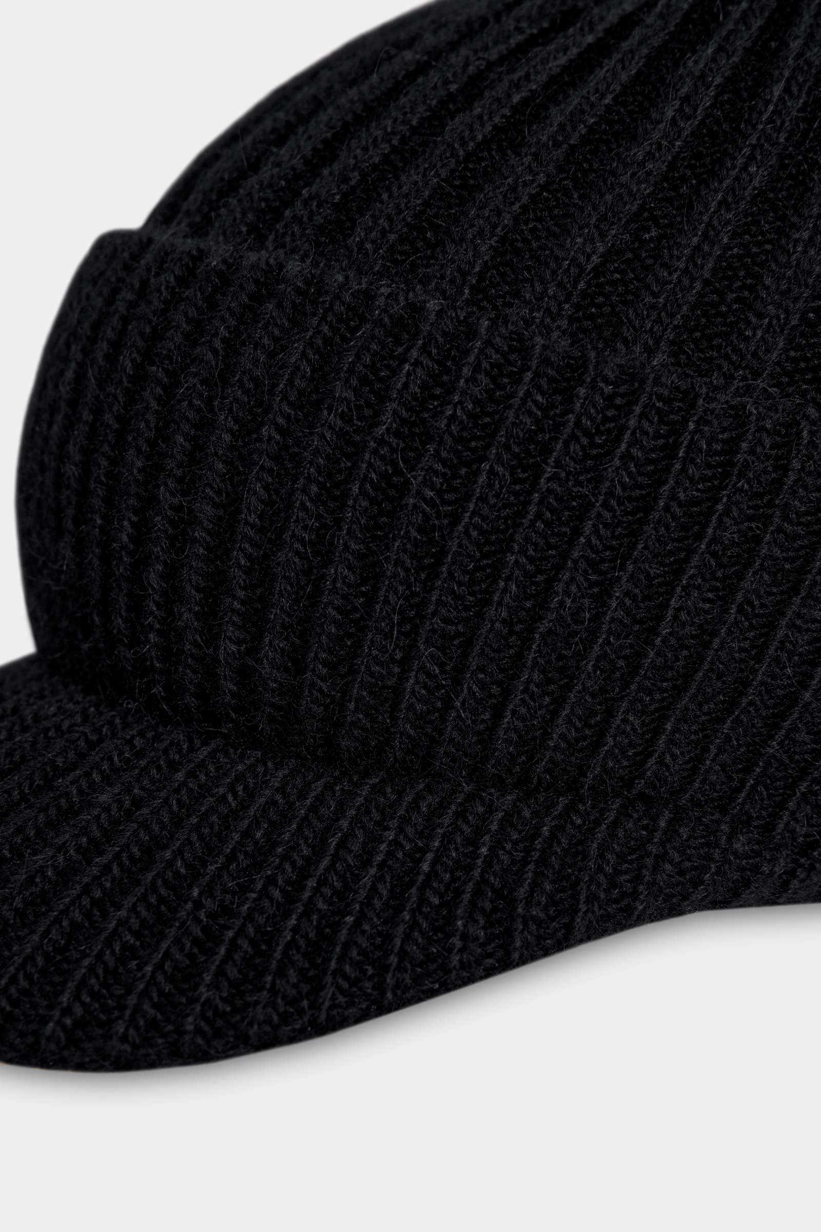 Кепка из шерсти