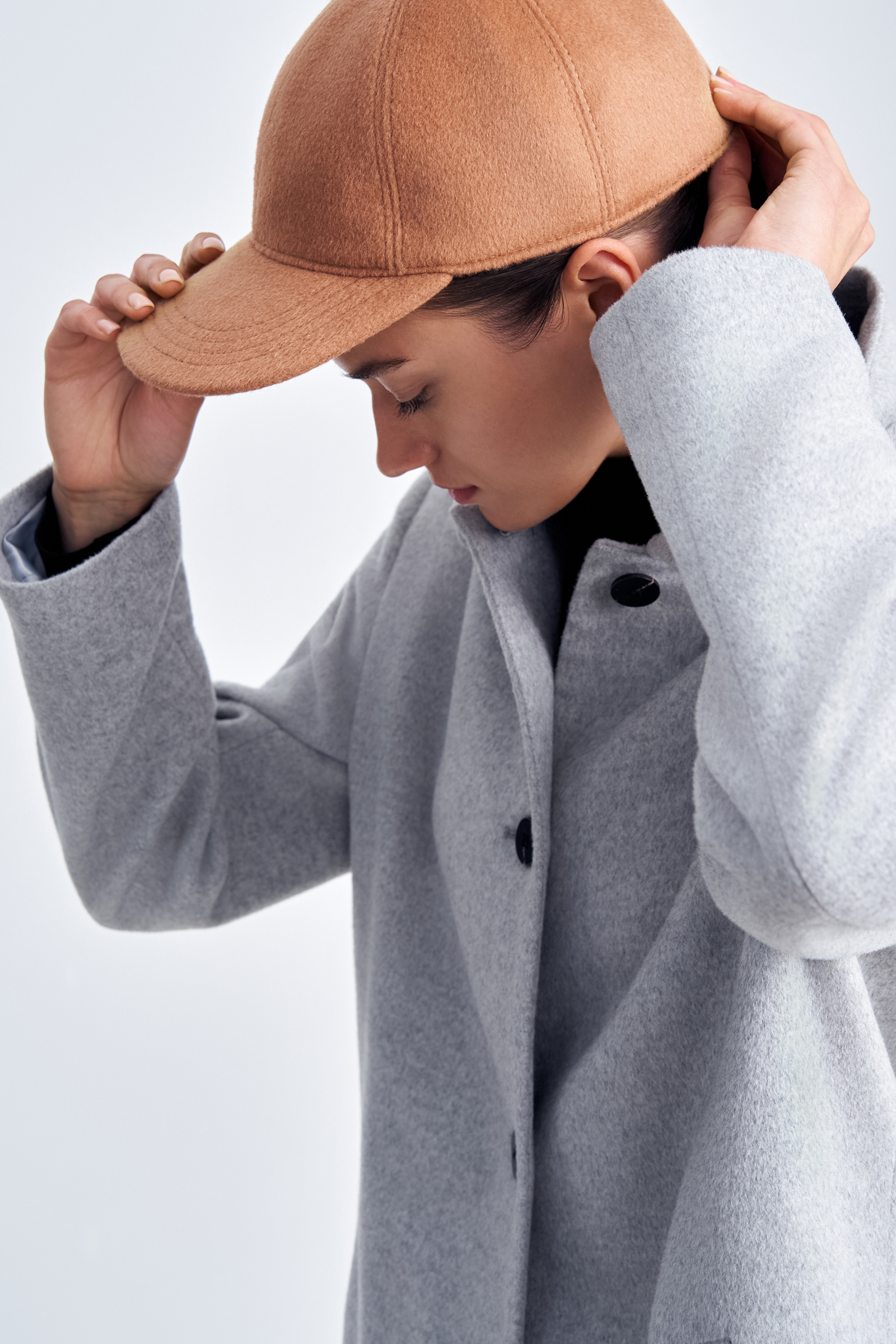 Кепи из шерсти и шелка