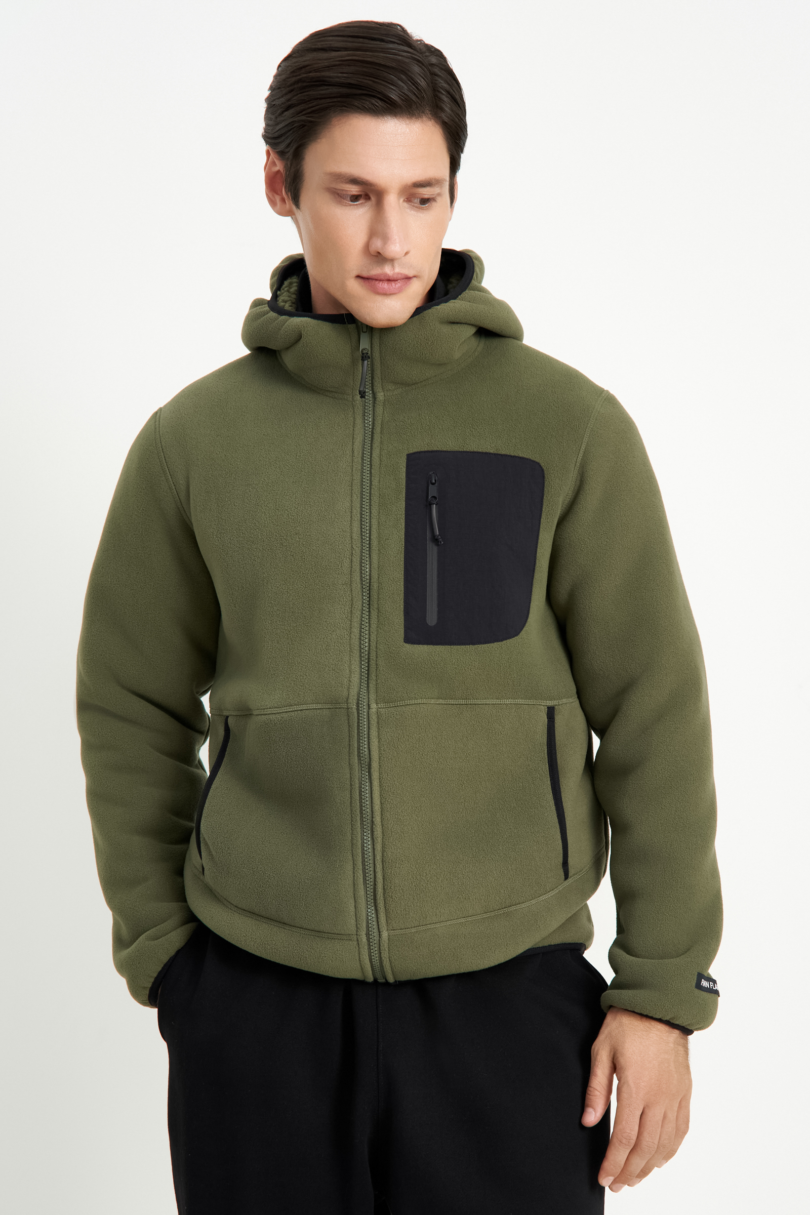Флисовая куртка с капюшоном 6990₽