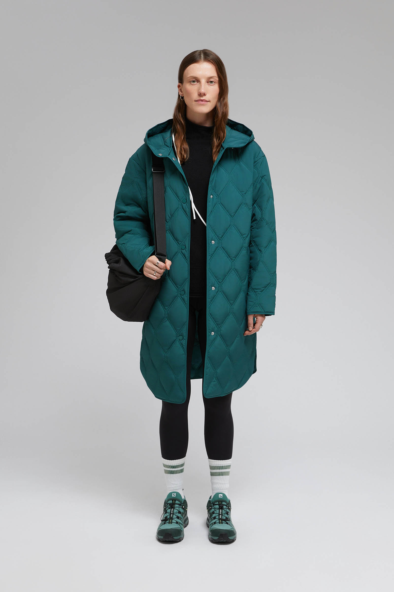 Утепленное пальто с капюшоном 16999₽