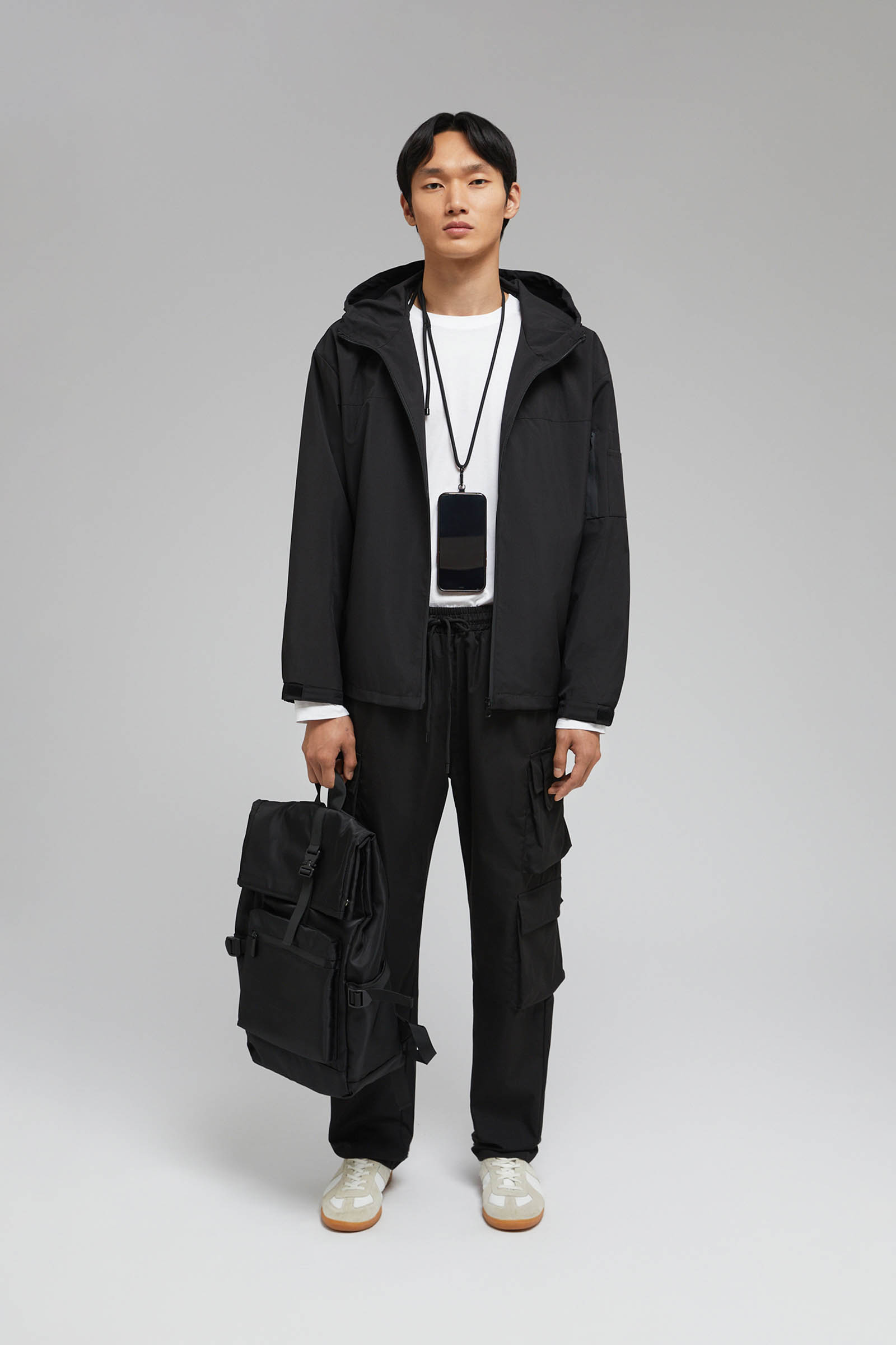 Ветровка с капюшоном 2990₽