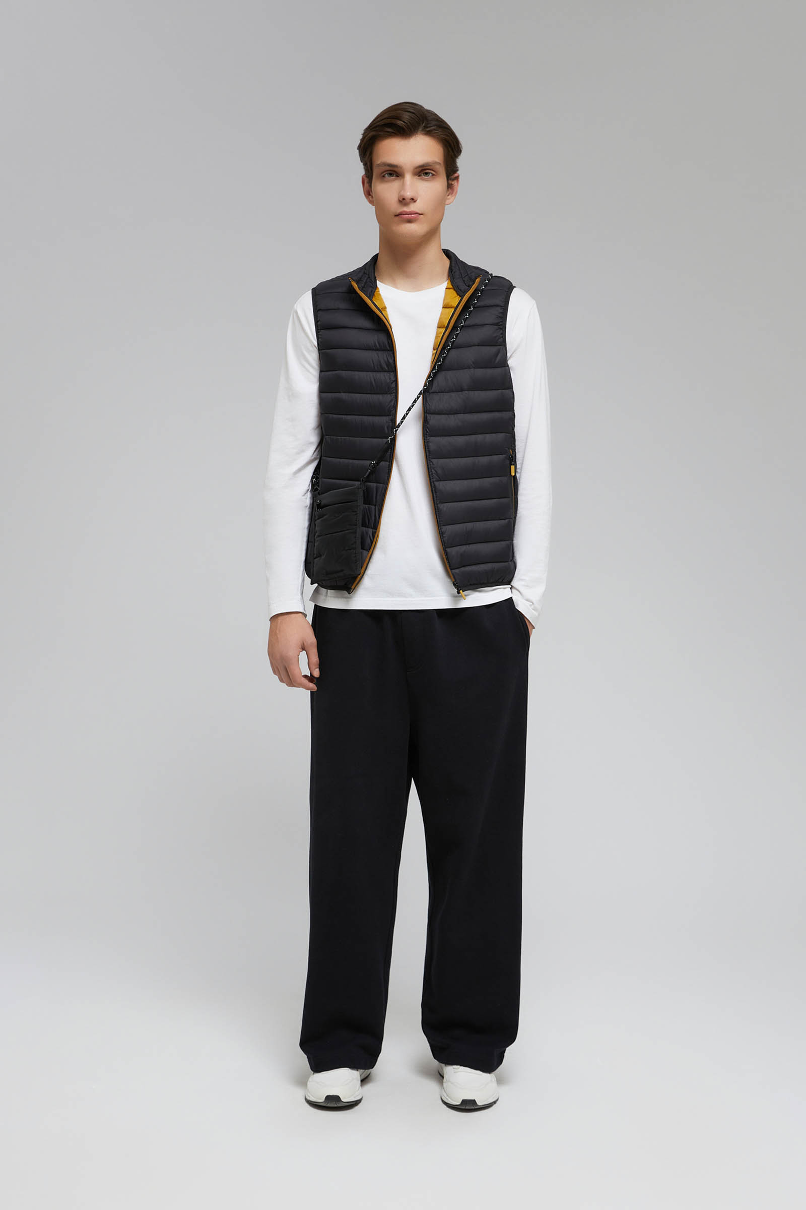 Утепленный стеганый жилет 5990₽