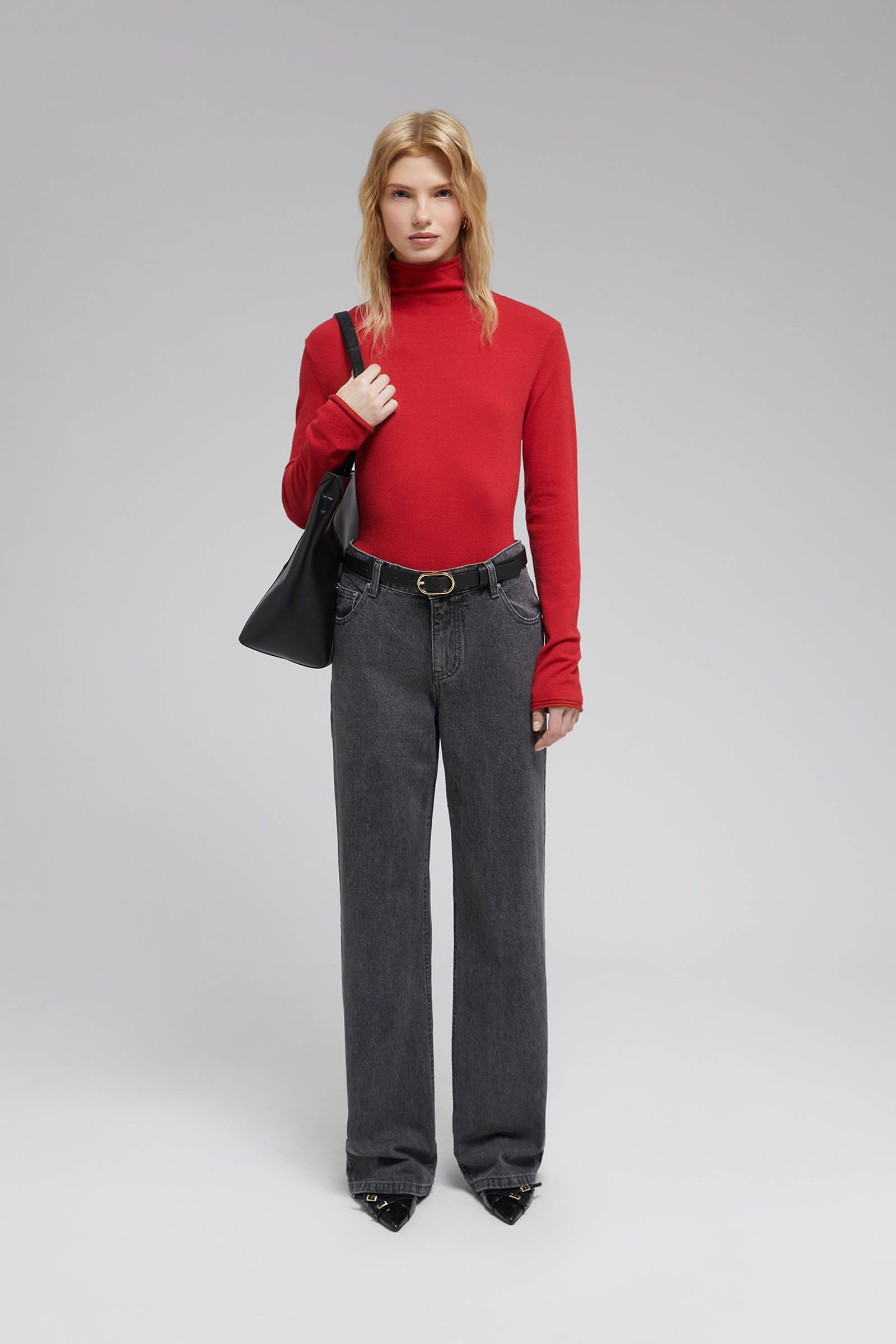 Водалазка прямого кроя 3990₽