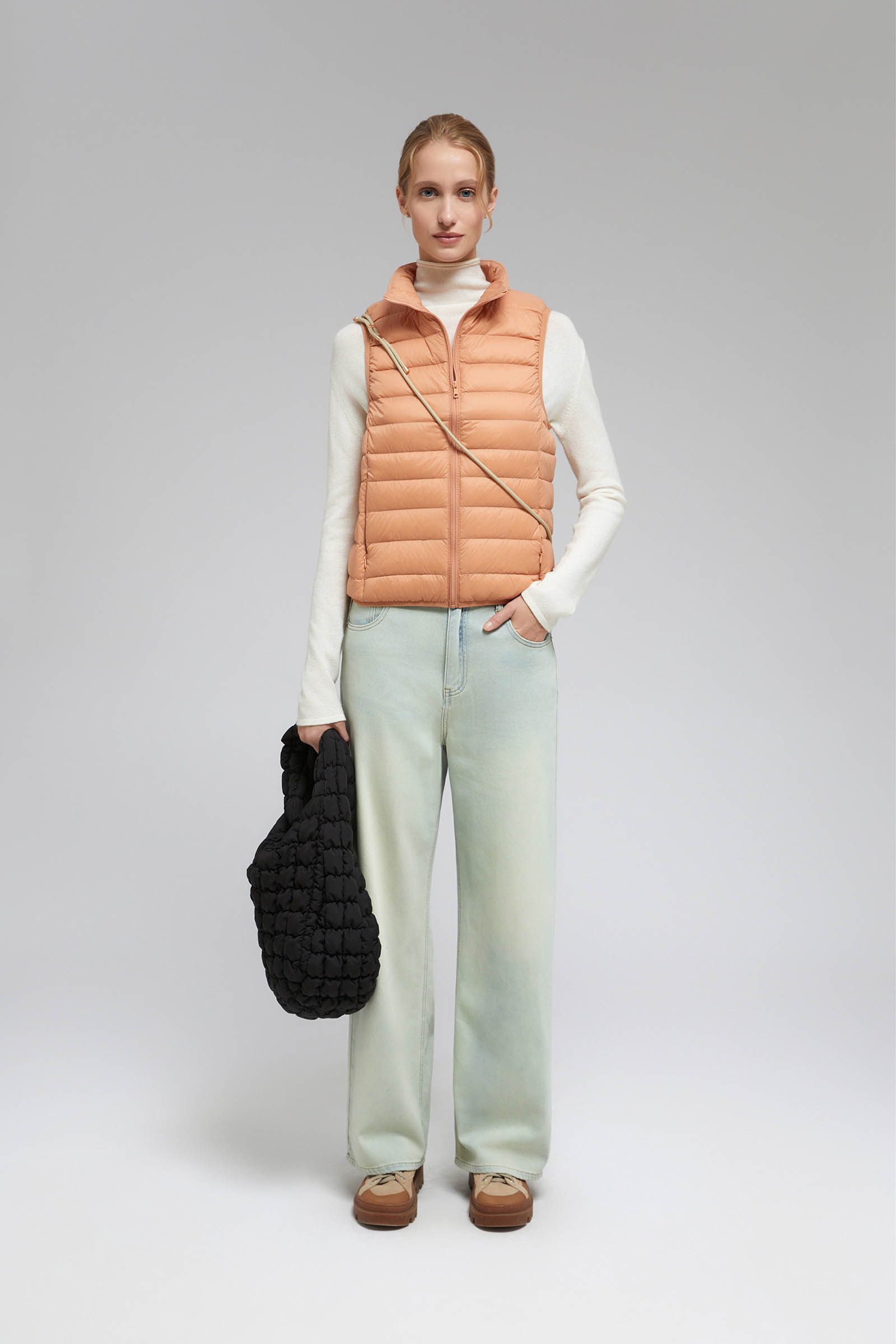 Пуховый жилет с натуральным пухом 3493₽