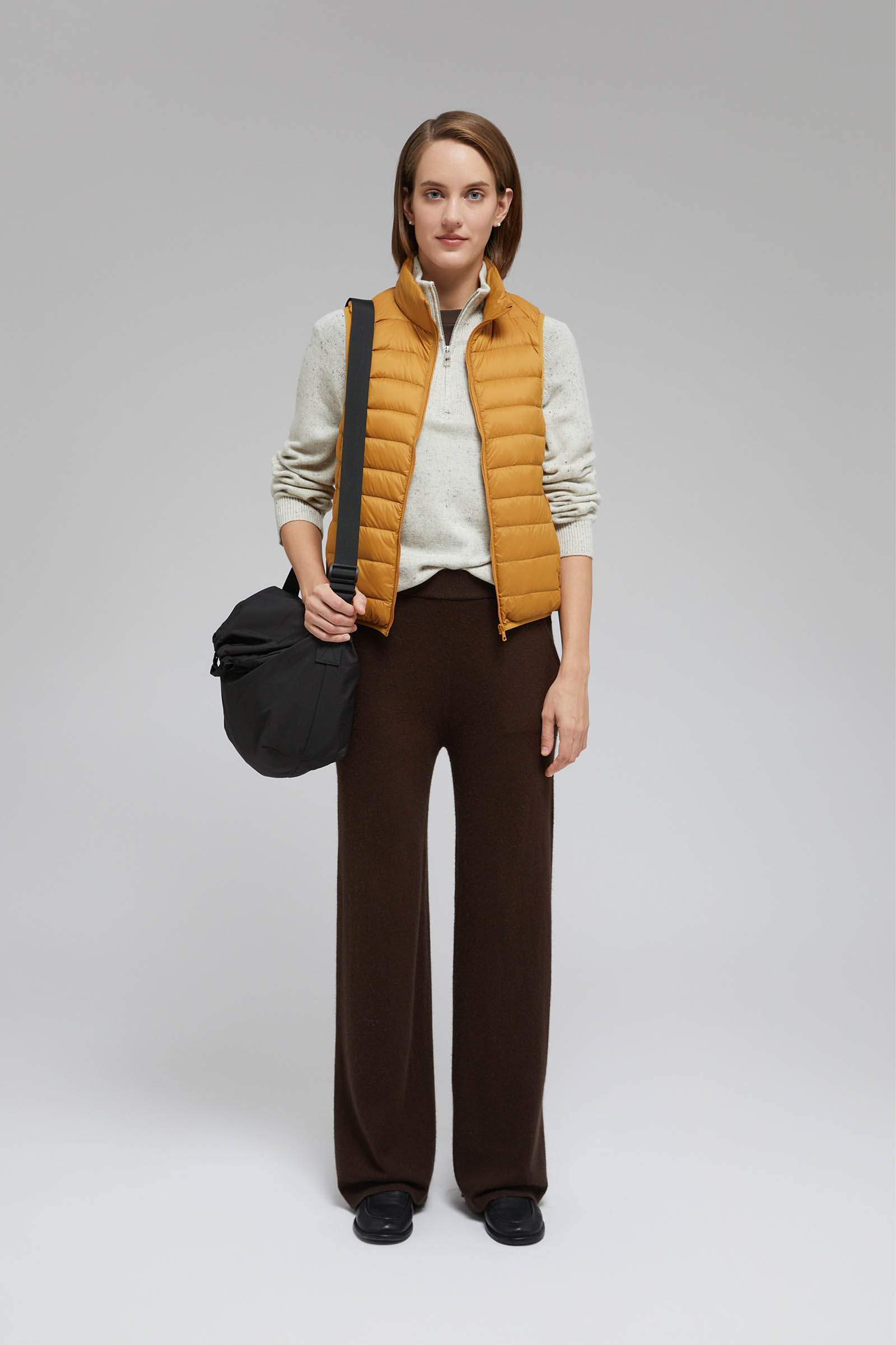 Пуховый жилет с натуральным пухом 5990₽