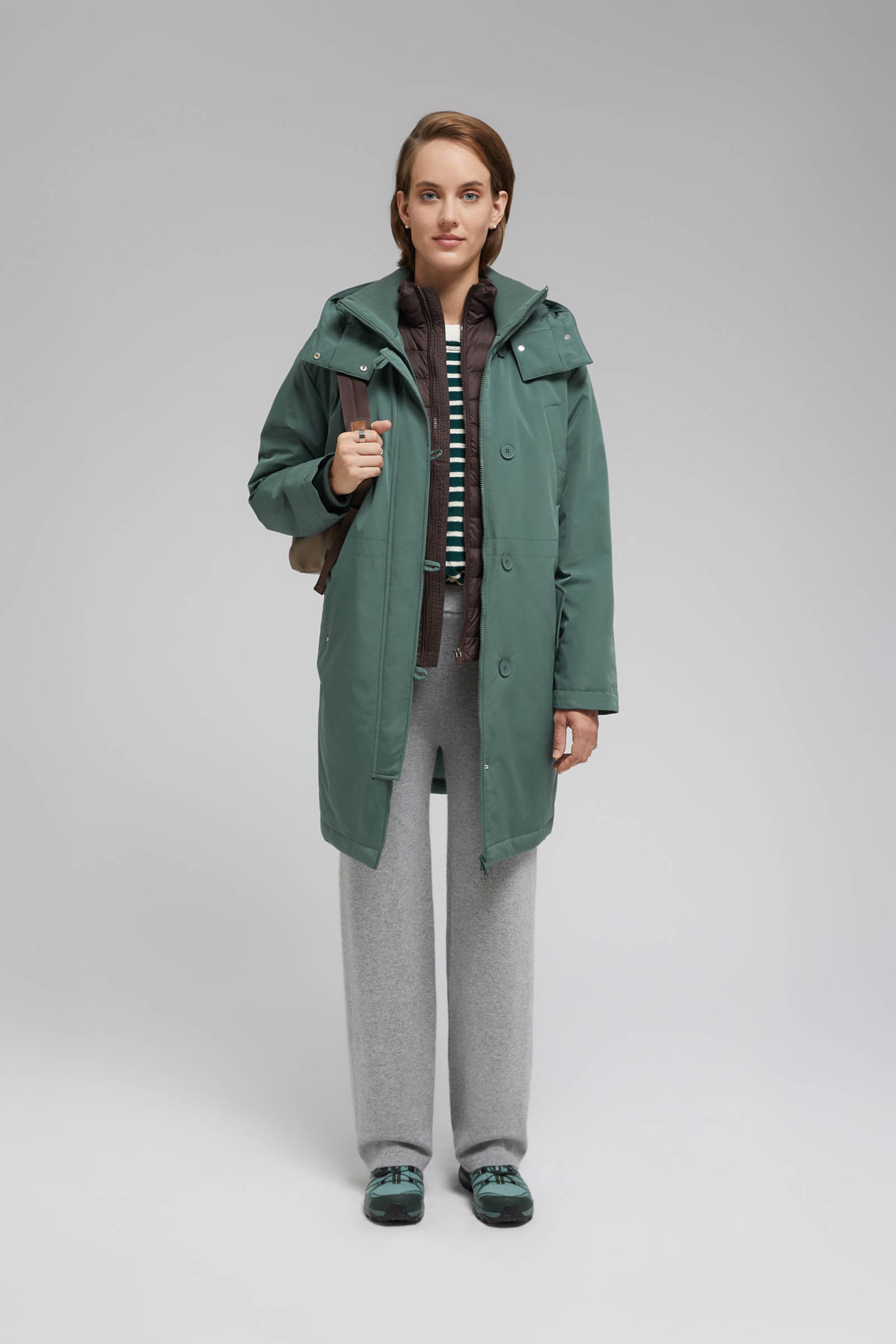 Утепленное пальто с капюшоном 12990₽