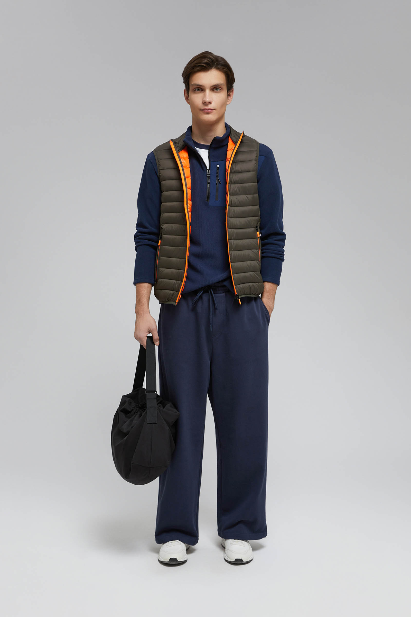 Утепленный стеганый жилет 4193₽