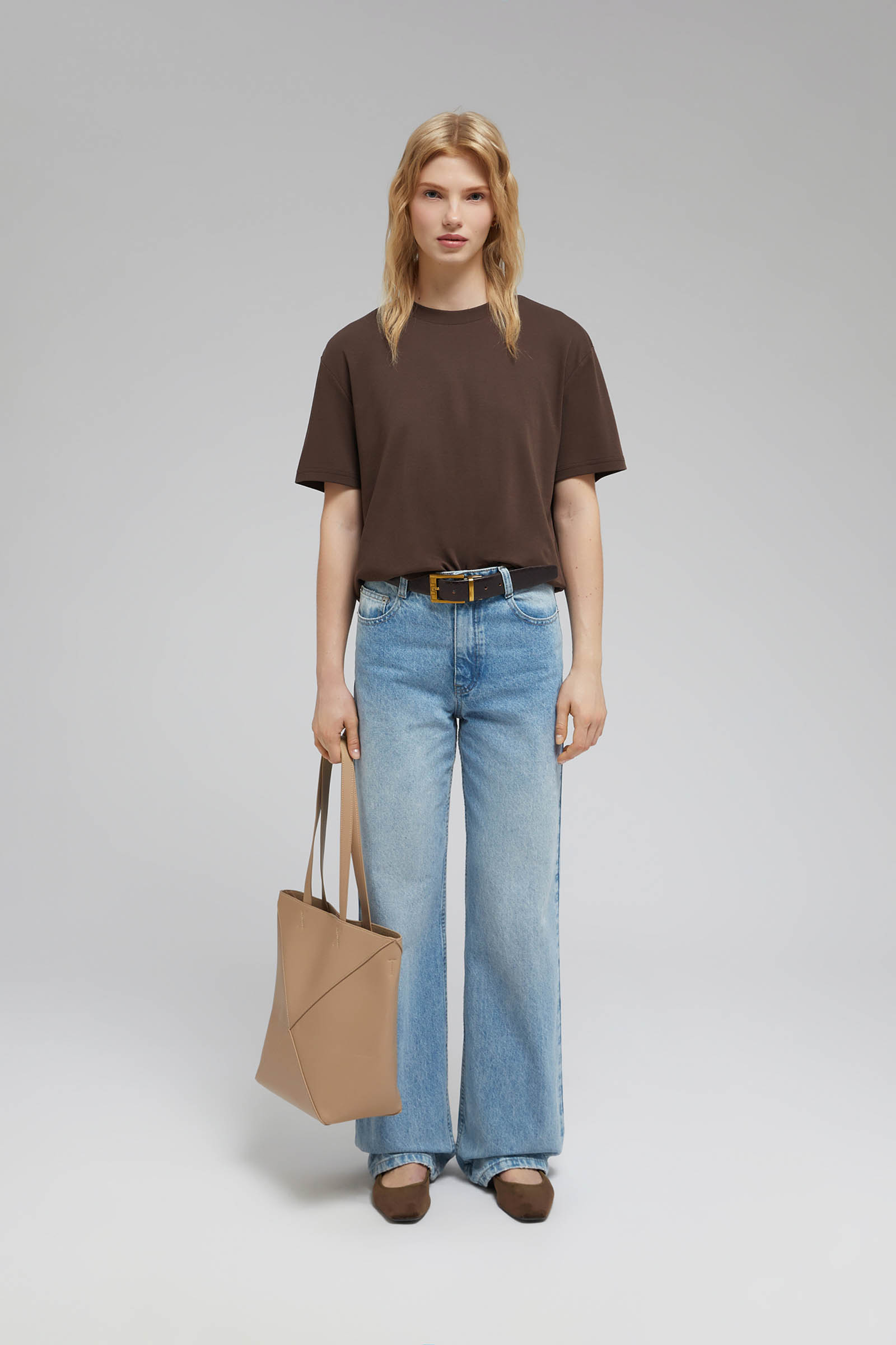 Футболка Finn Flare свободного кроя, коричневый, арт. FAF110142