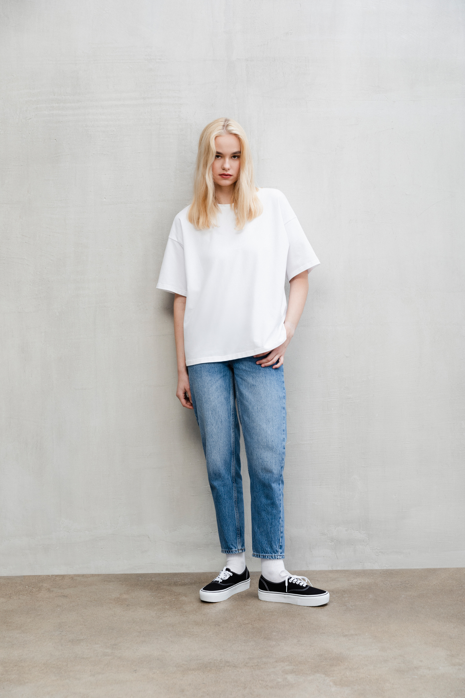Джинсы tapered fit женские