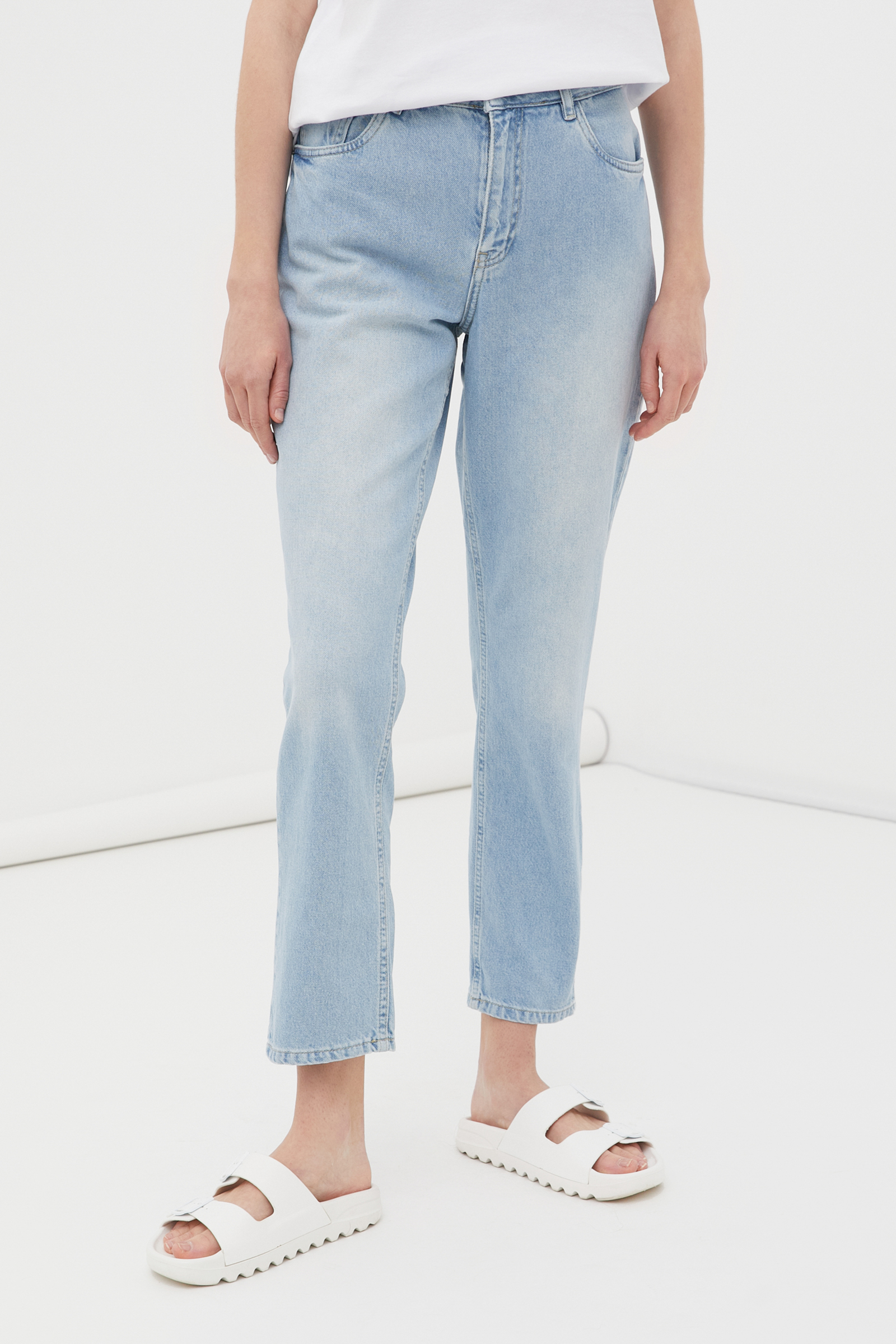 Джинсы tapered fit женские