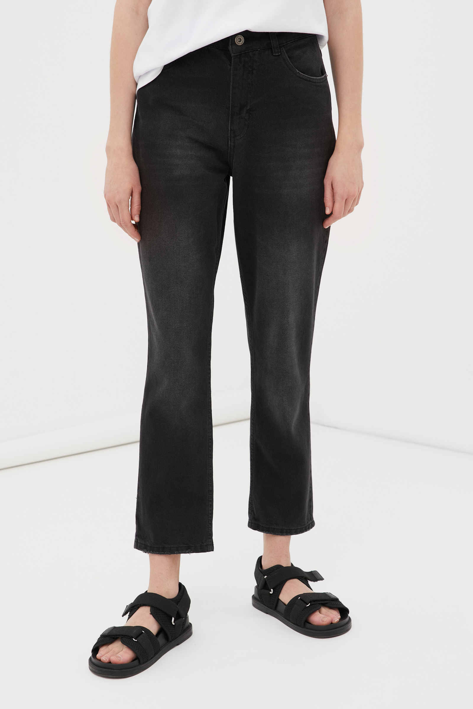 Джинсы tapered fit женские