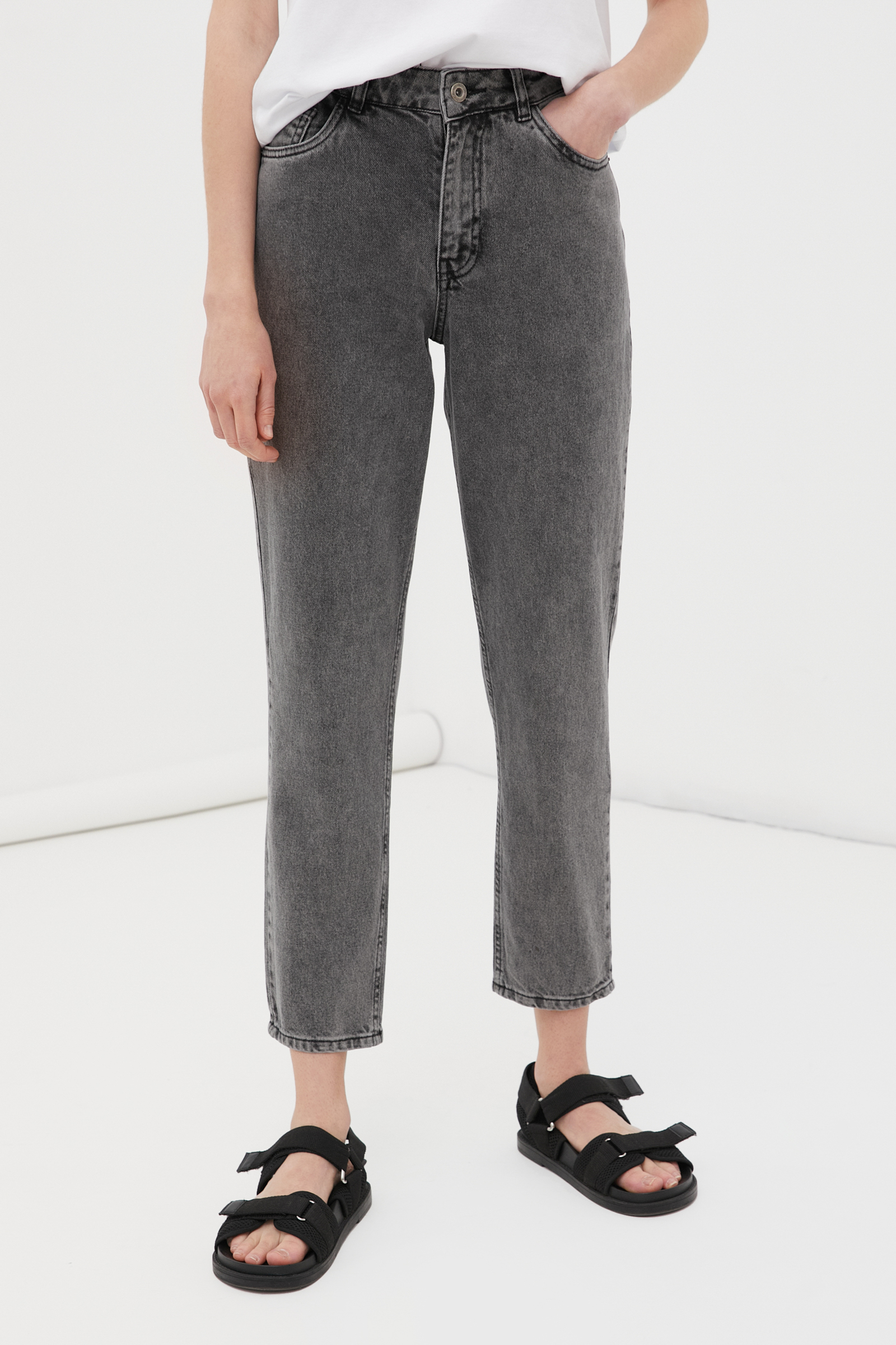 Джинсы tapered fit женские