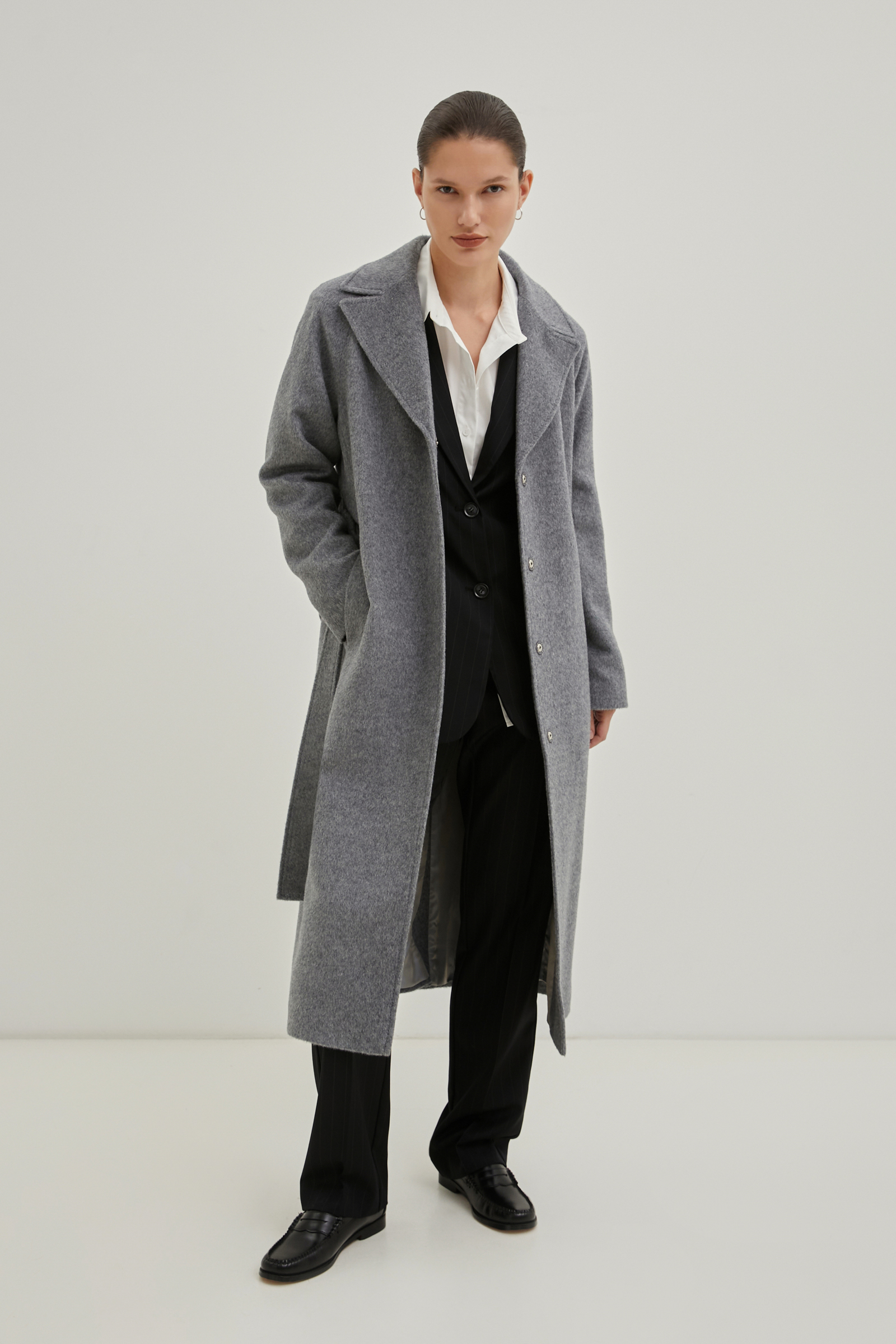 Пальто oversize силуэта с шерстью пальто stradivarius с шерстью 44 размер