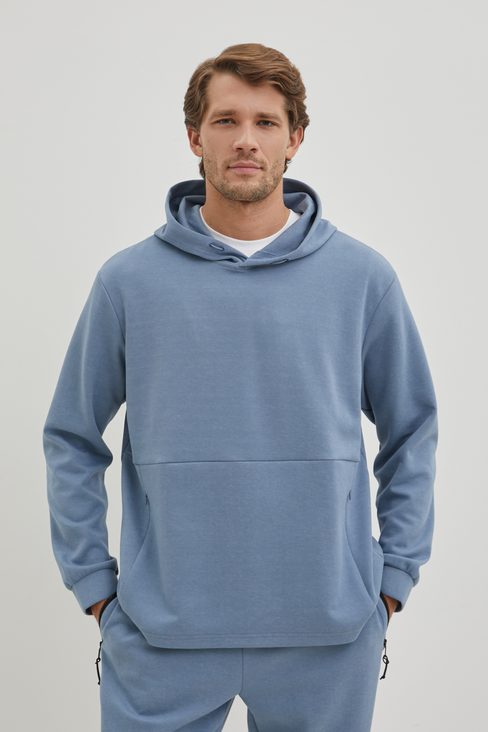 Худи прямого силуэта с капюшоном