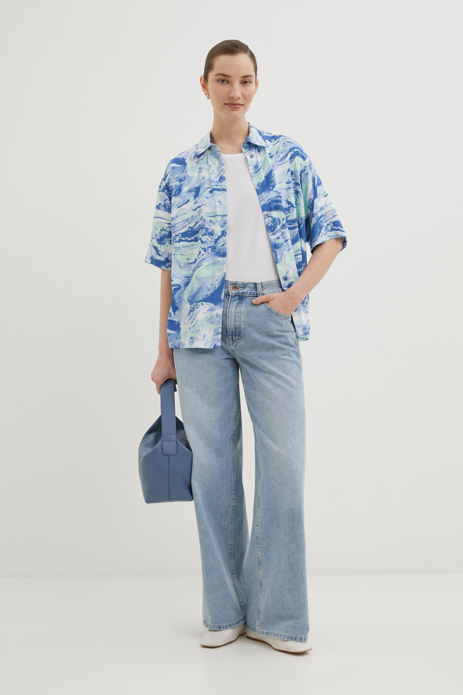 Блузка свободного силуэта с коротким рукавом