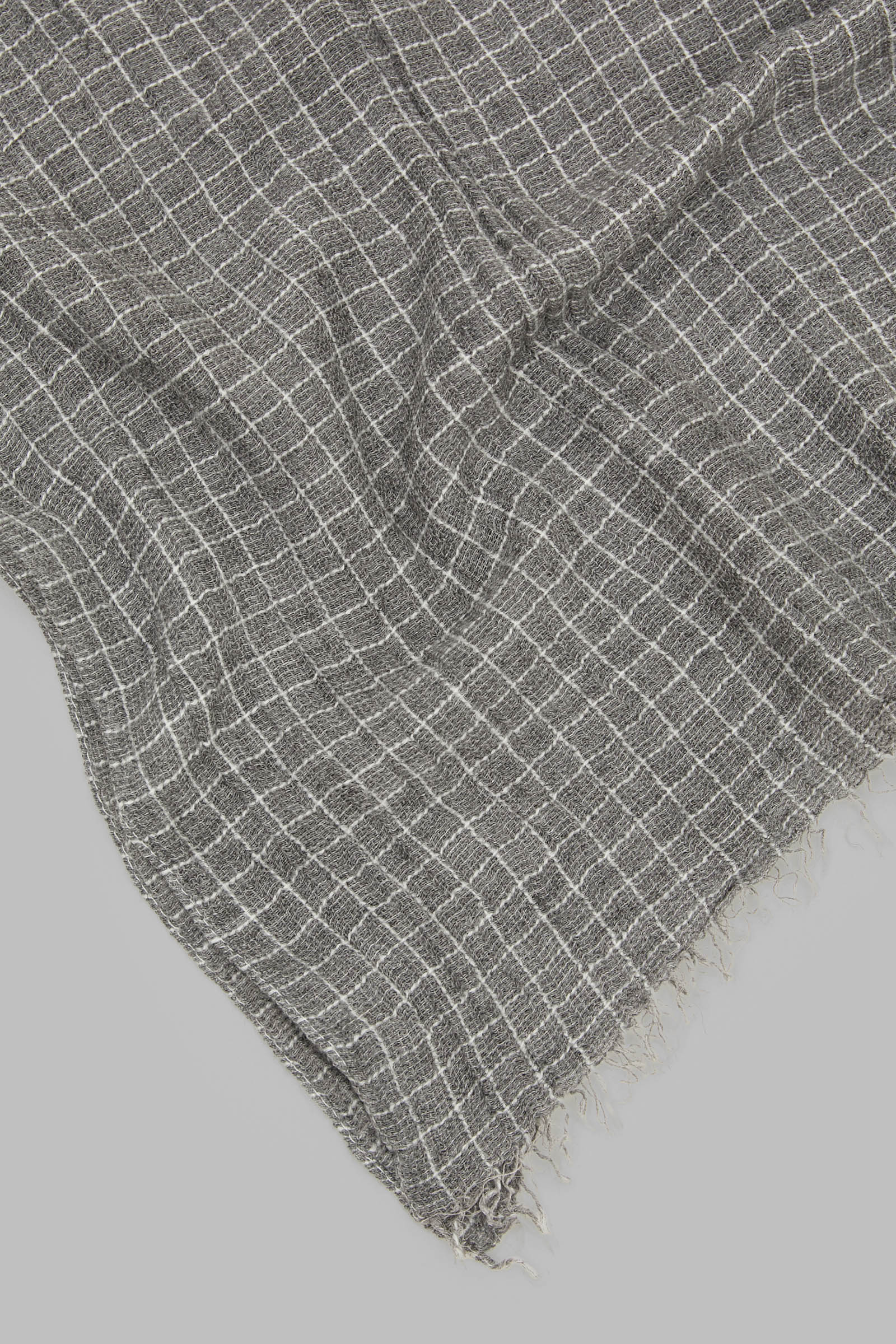 Шарф в клетку из смесового материала