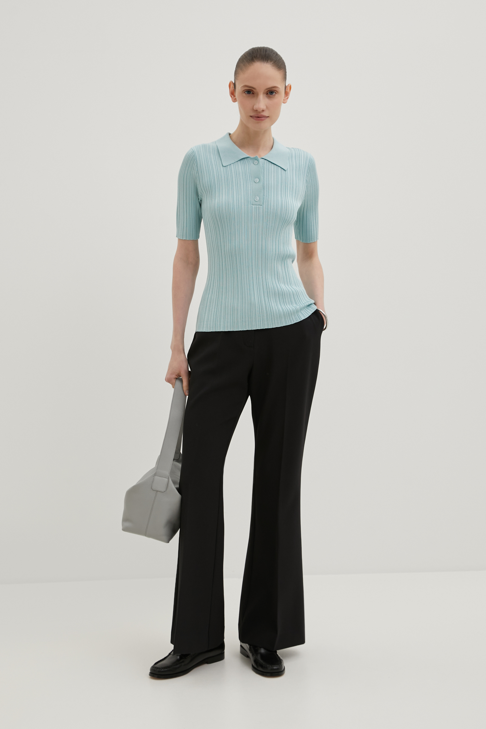 Джемпер-поло полуприлегающего силуэта с коротким рукавом