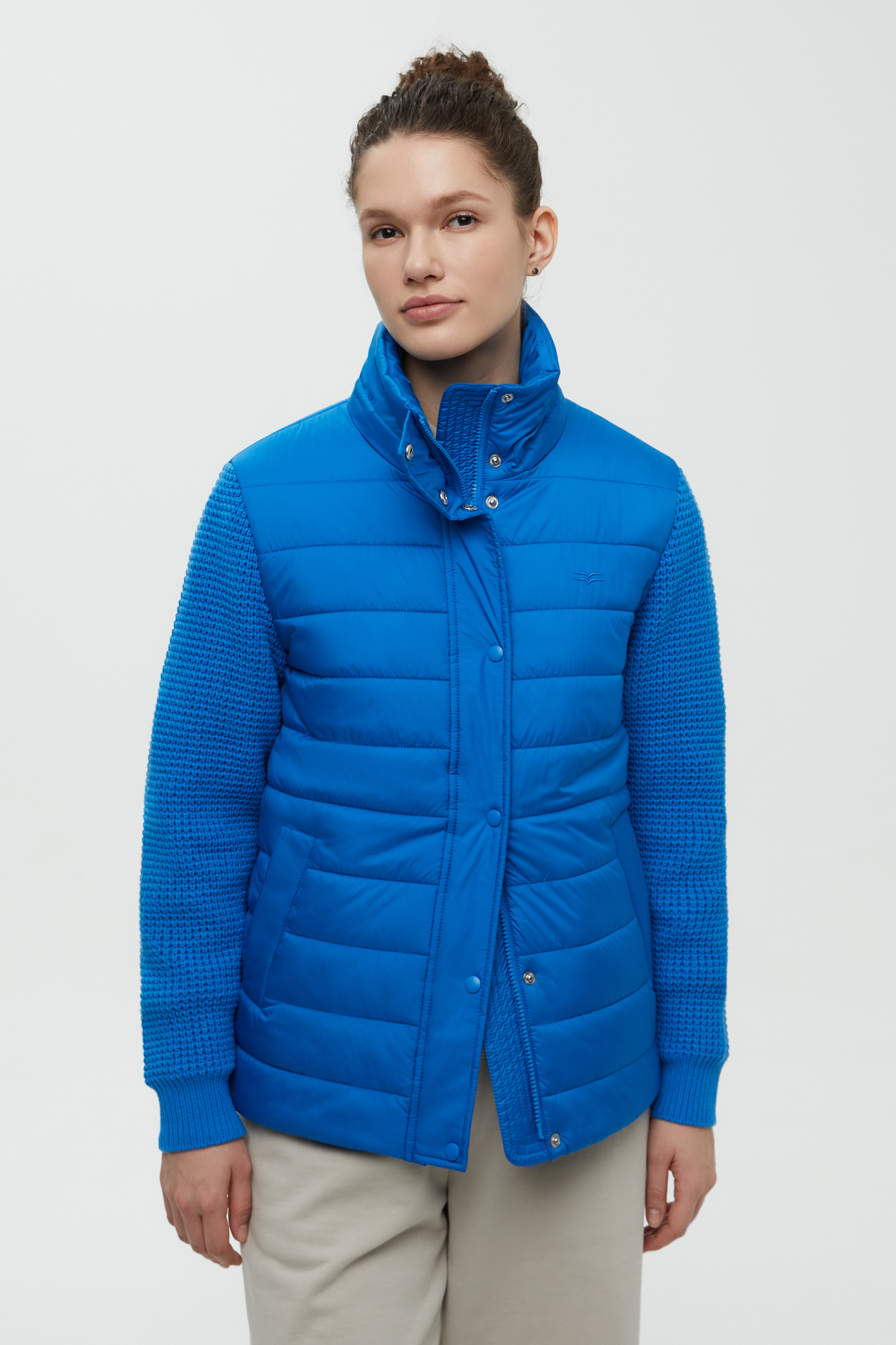 Утепленная куртка с вязаными рукавами 4990₽