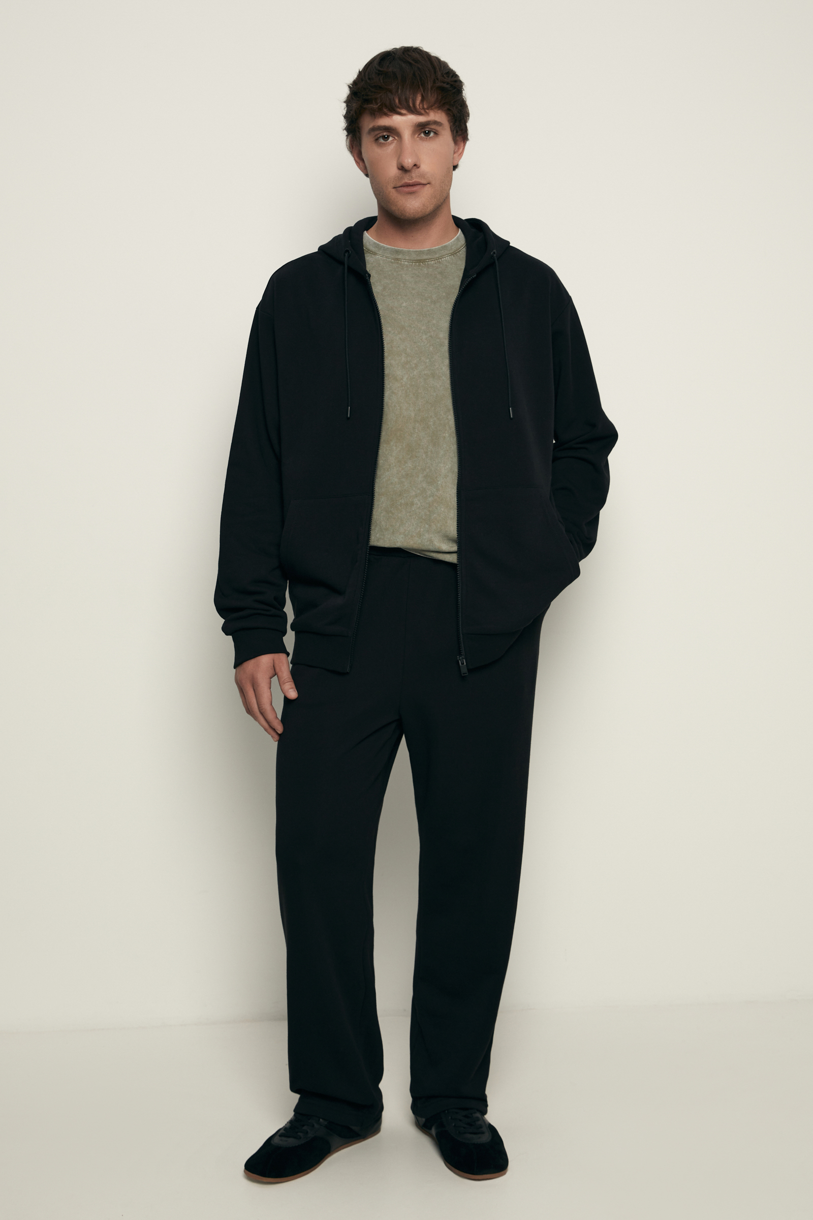 Укороченные спортивные брюки