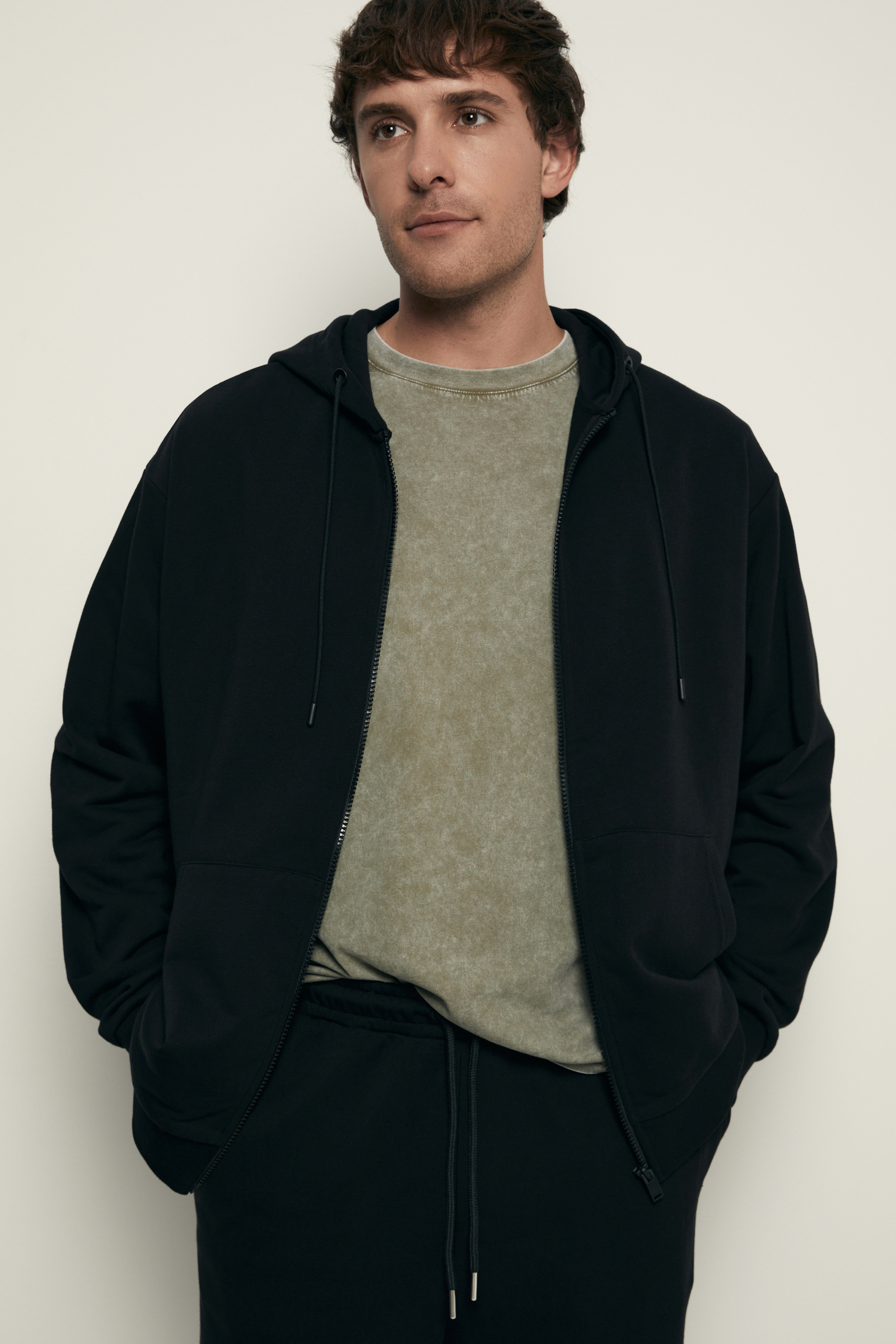 Худи на молнии 7999₽