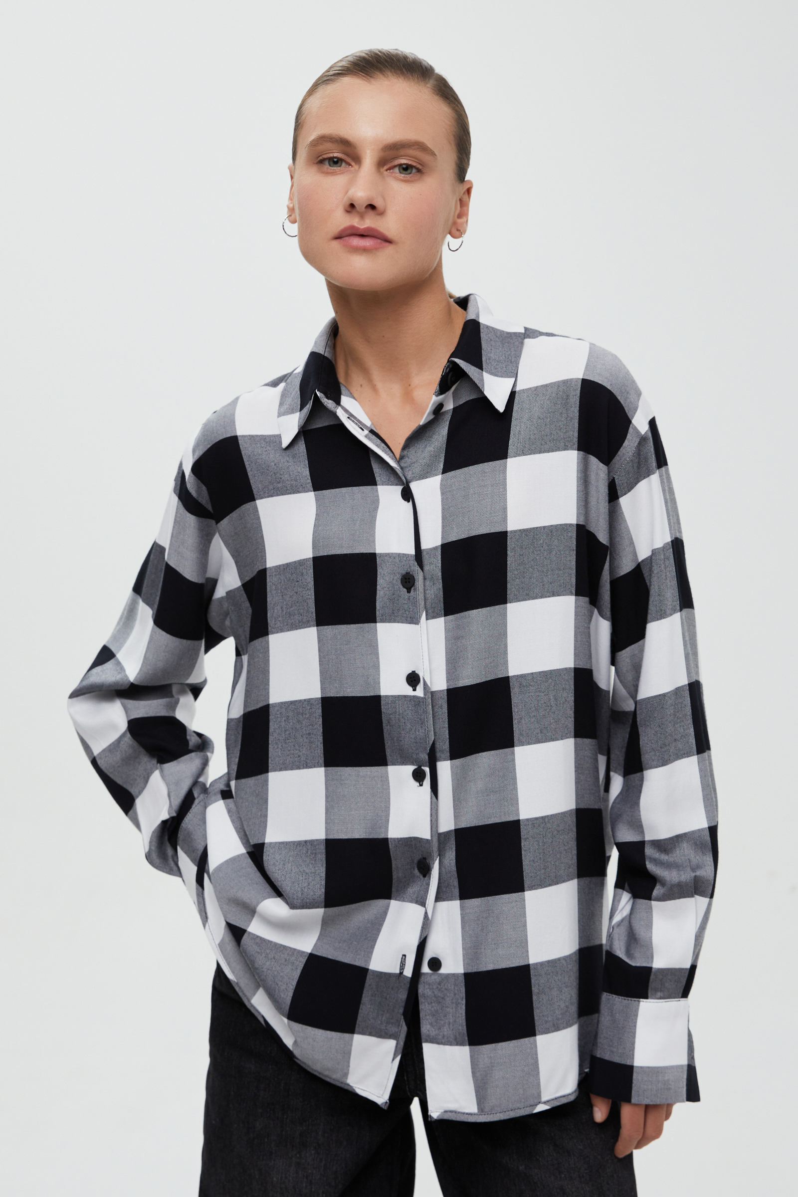 

Блузка в крупную клетку свободного силуэта, 200 mc black, Блузка в крупную клетку свободного силуэта